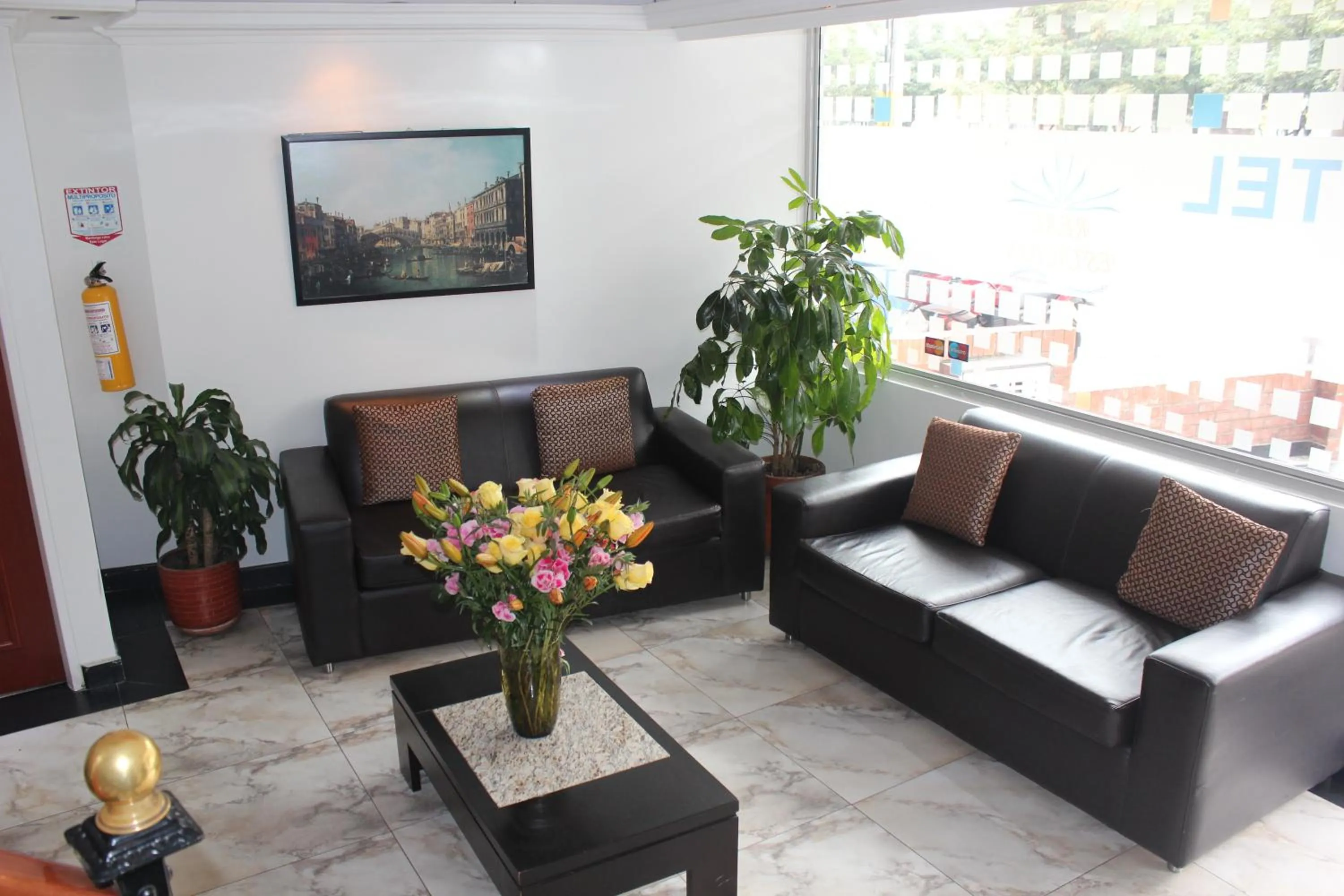 Lobby or reception in Hotel Real Estación