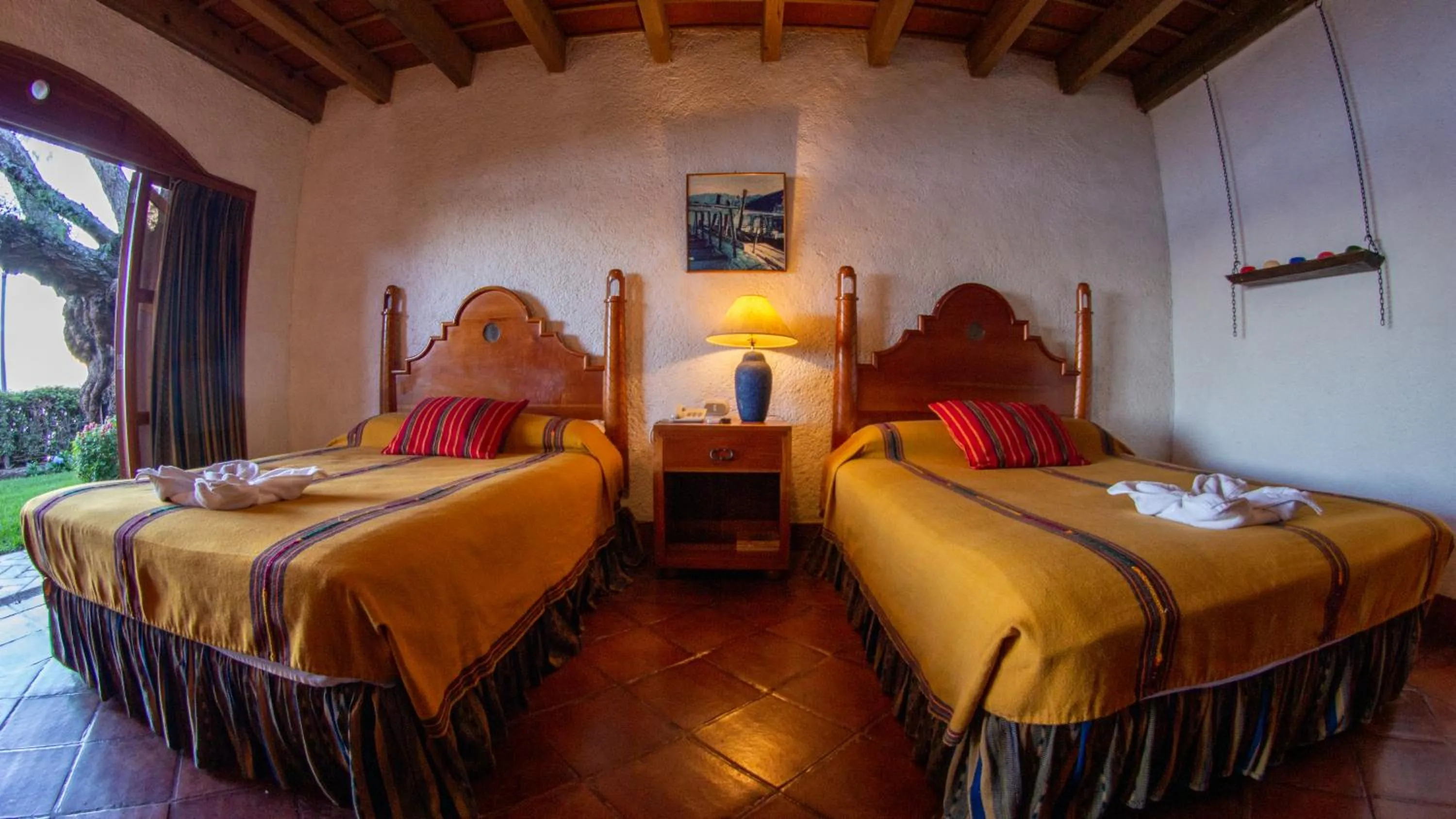 Bed in Hotel Posada de Don Rodrigo Panajachel