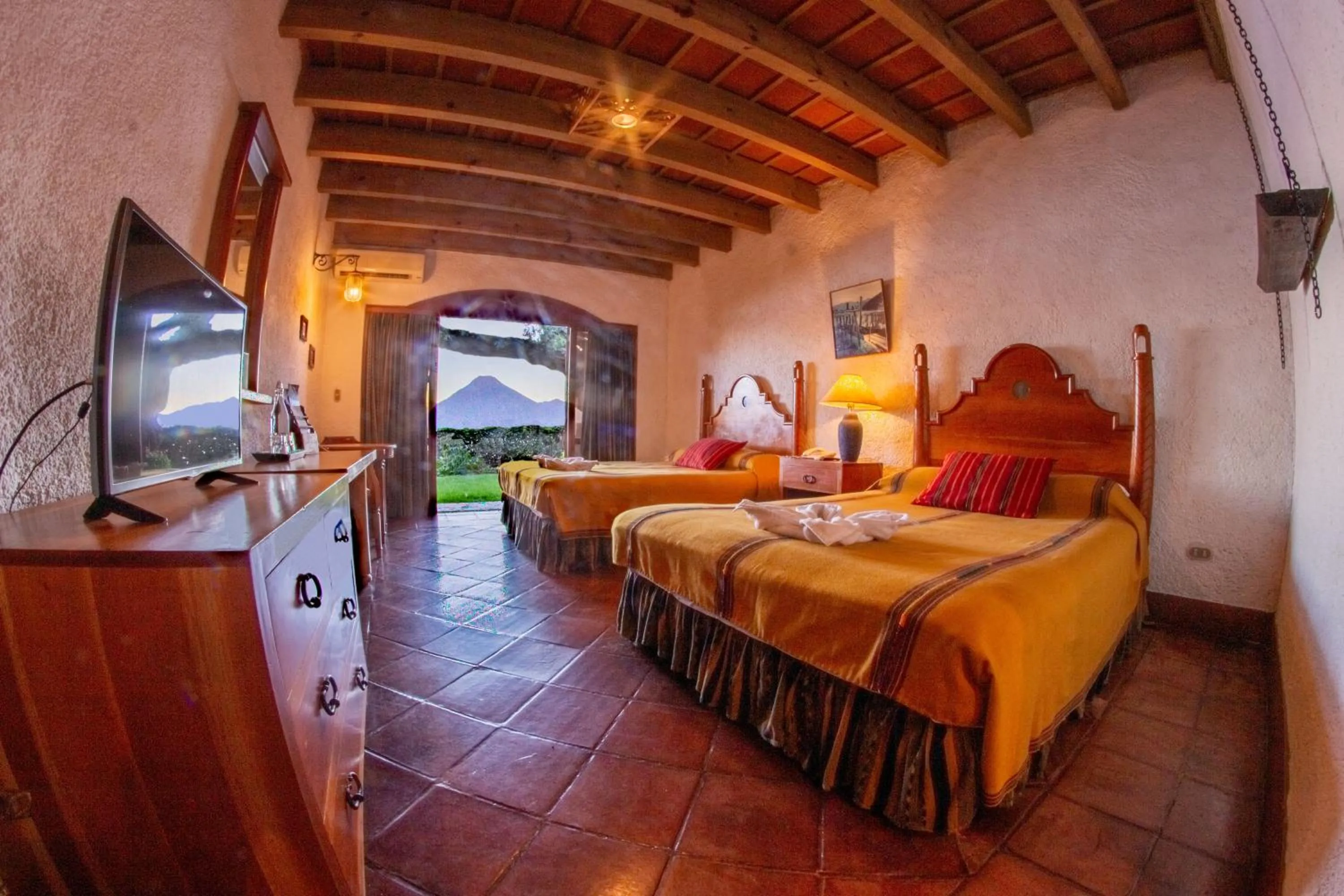 Bed in Hotel Posada de Don Rodrigo Panajachel