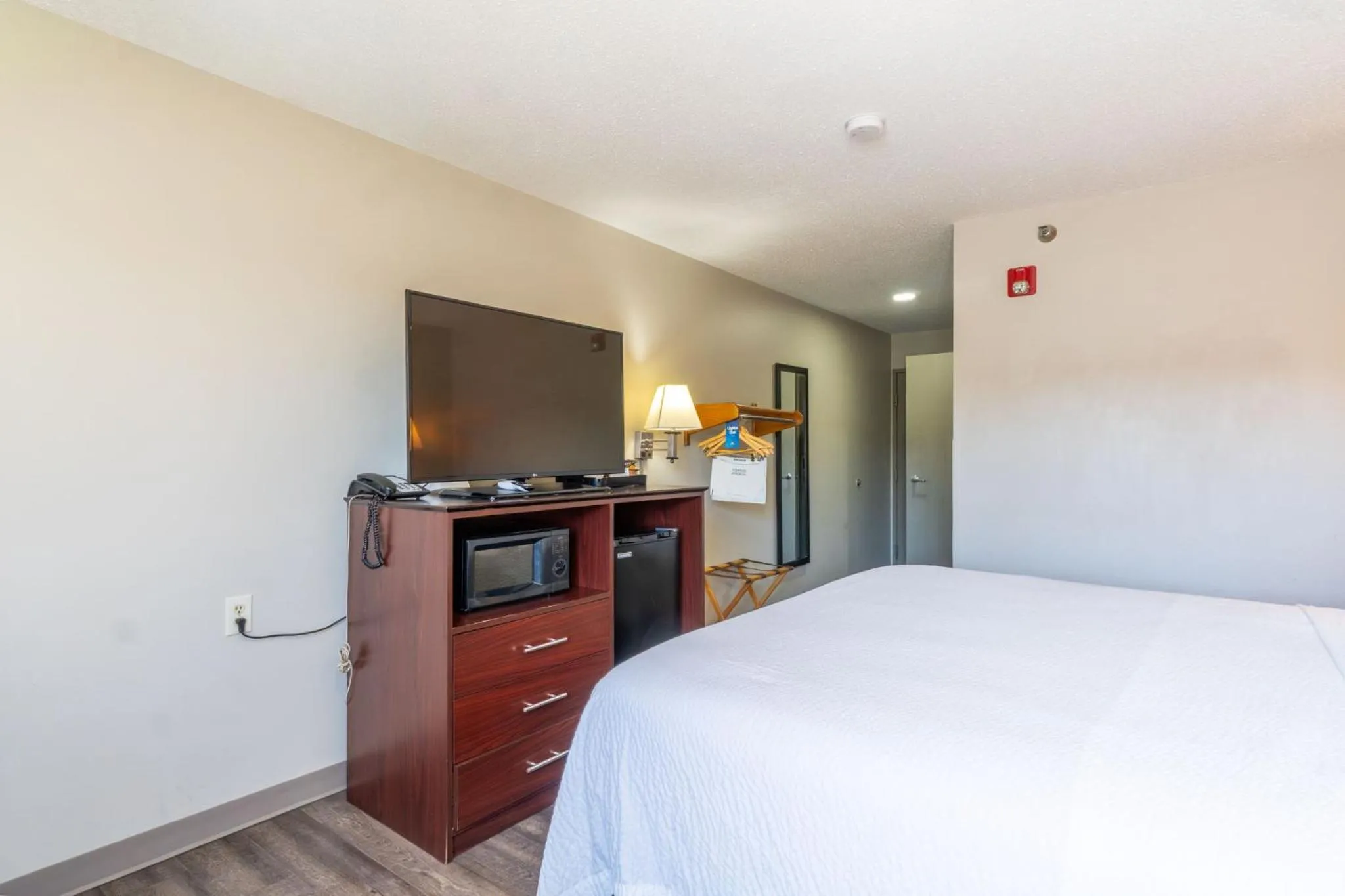Bed in Days Inn by Wyndham Sioux City