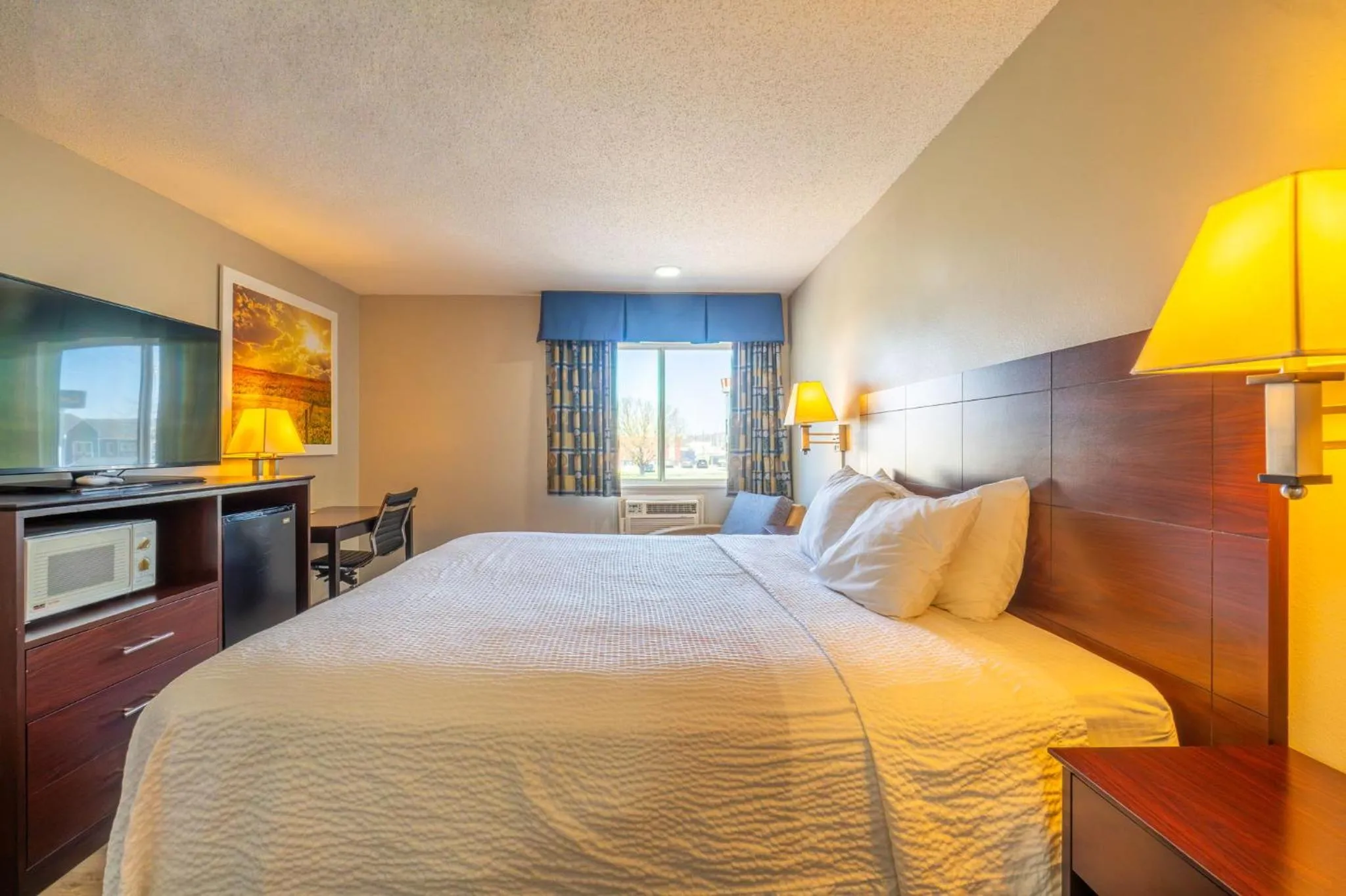 Bed in Days Inn by Wyndham Sioux City