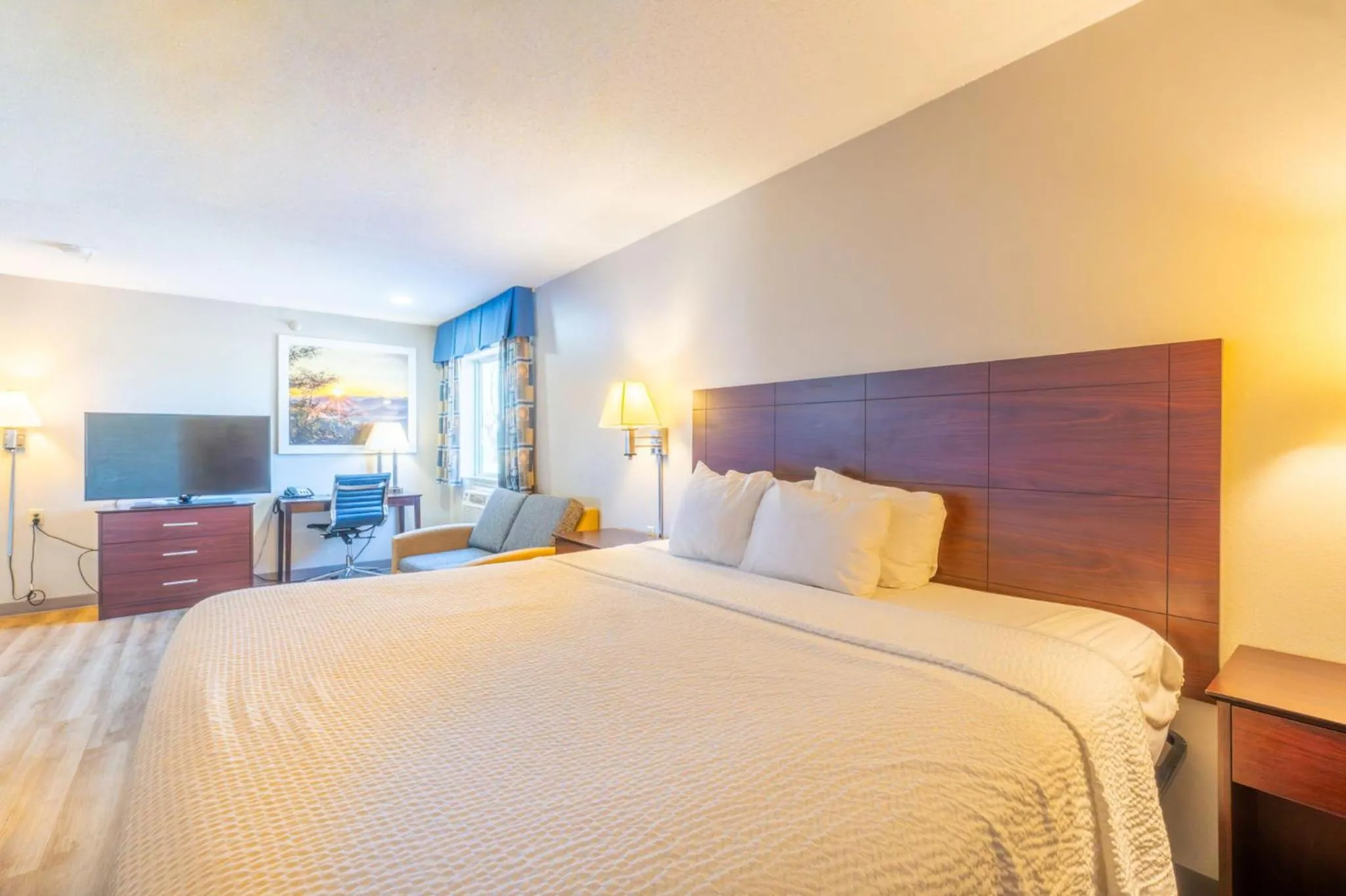 Bed in Days Inn by Wyndham Sioux City