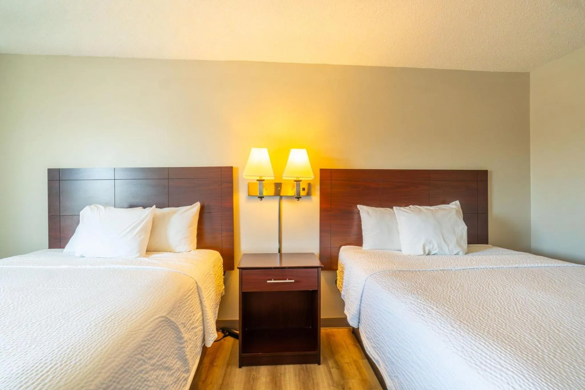 Bed in Days Inn by Wyndham Sioux City