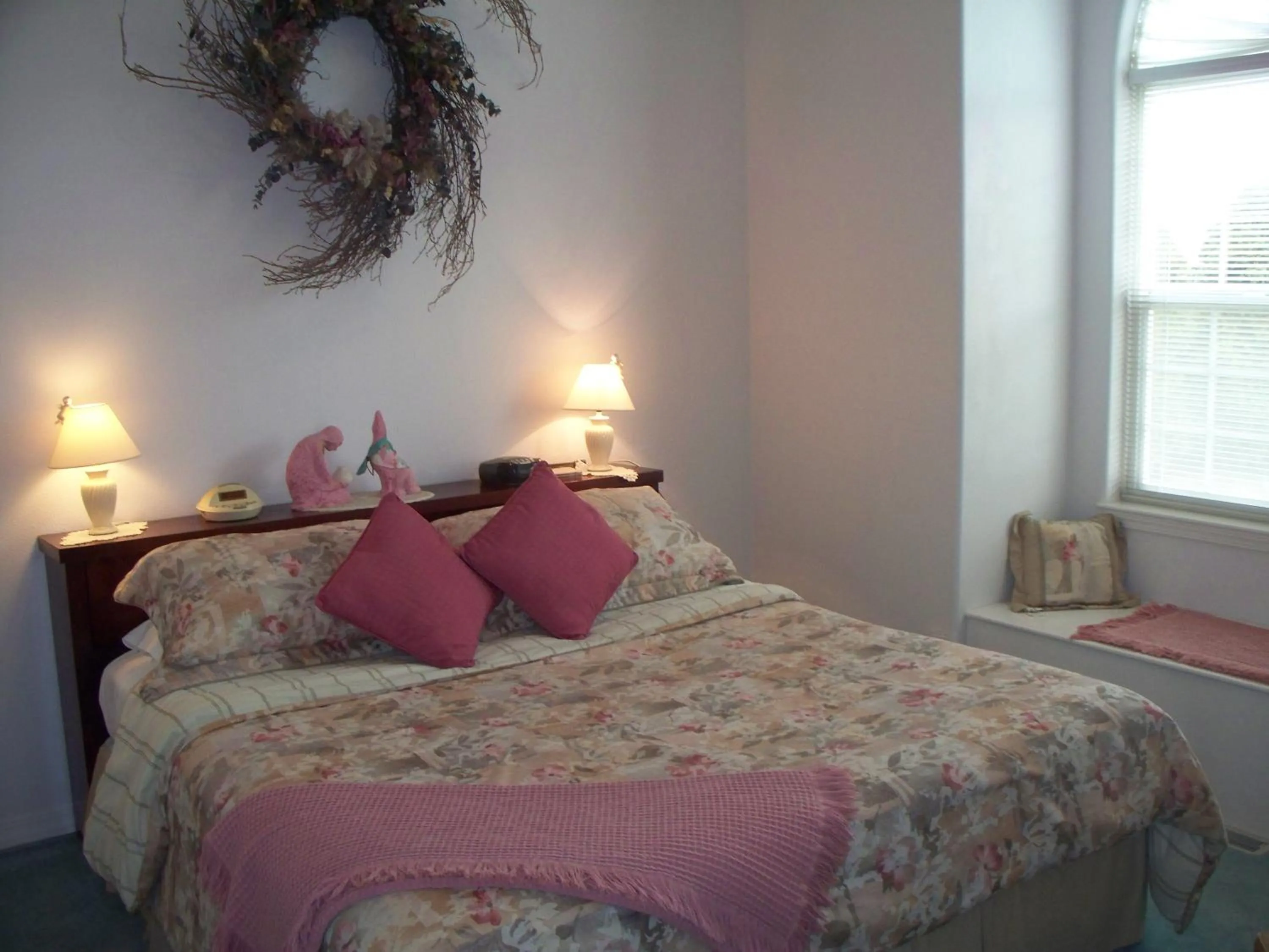 King Suite in River Cove Elegant Waterfront Bed & Breakfast