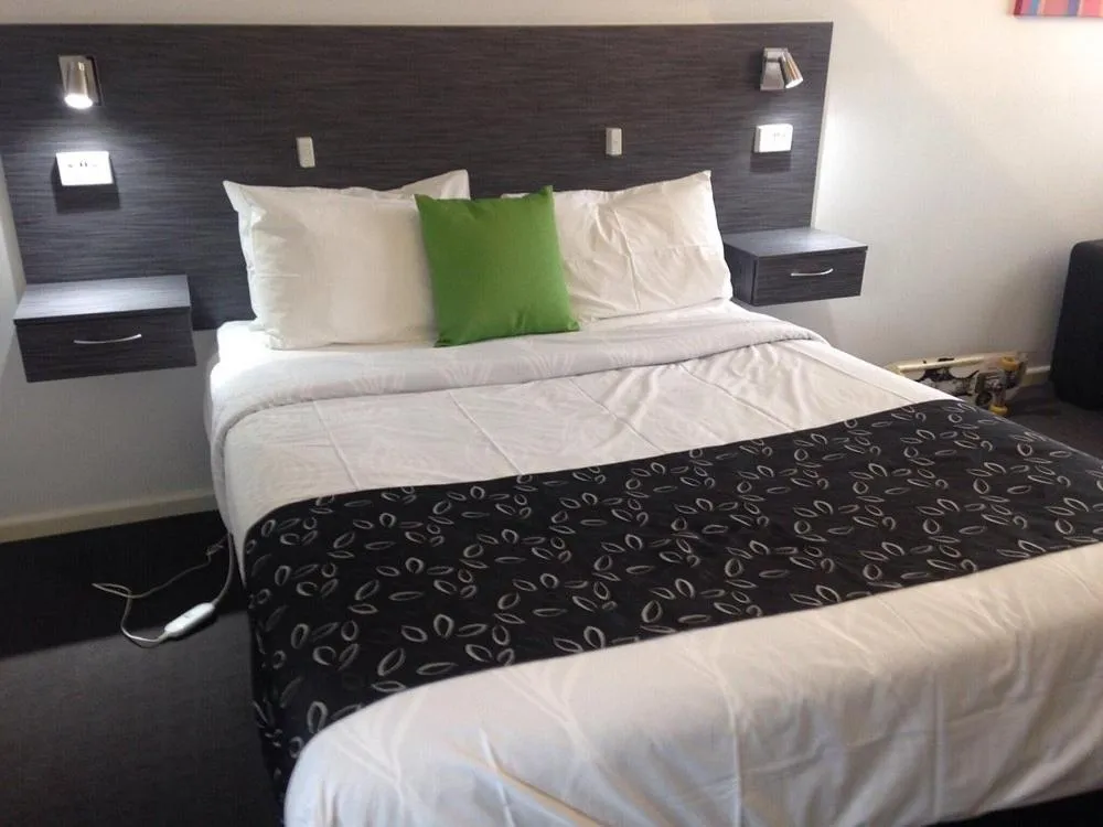 Bed in Budget on the Lake