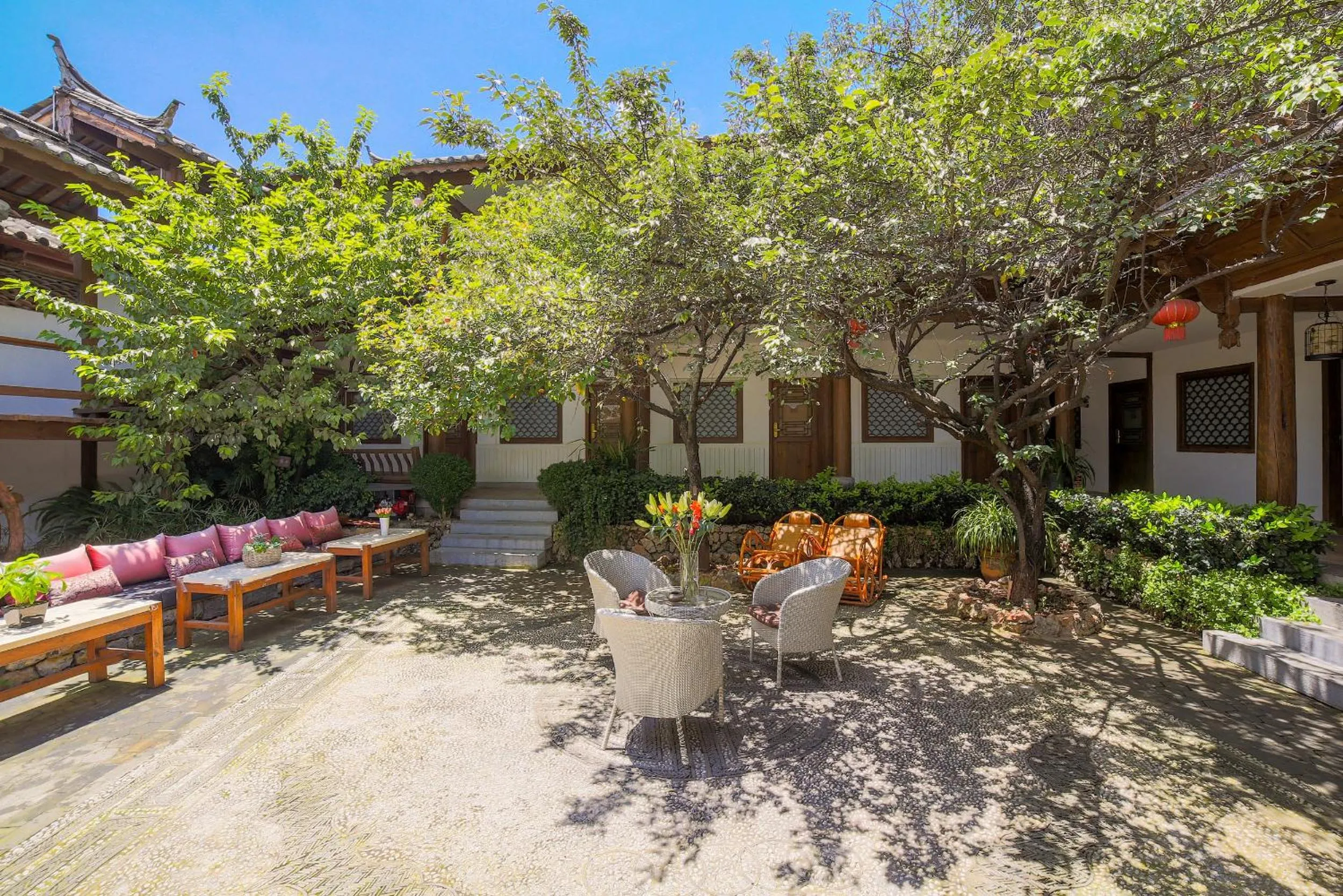 Garden view in Lijiang Merry Inn