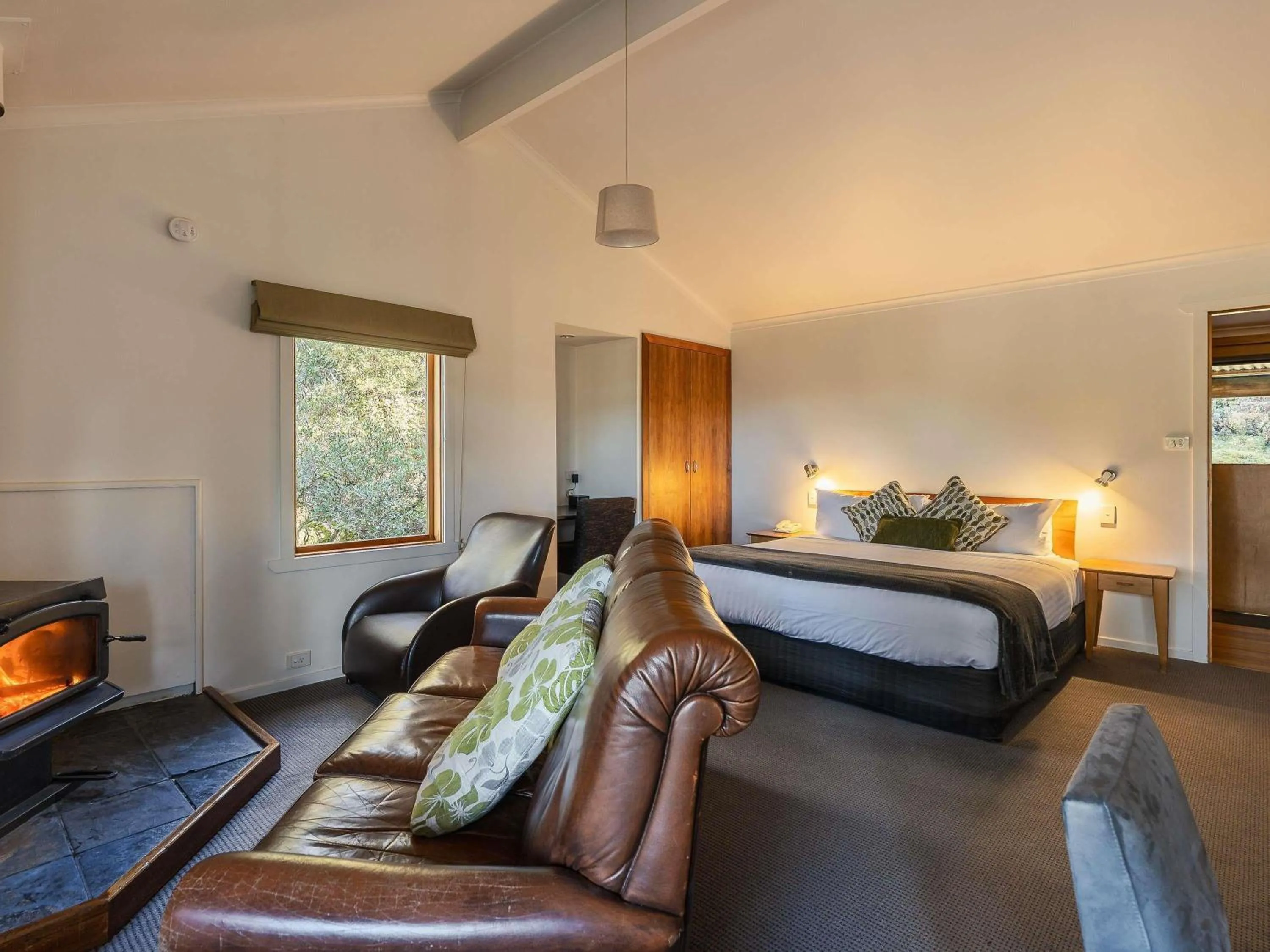 Bedroom, Bed in Peppers Cradle Mountain Lodge