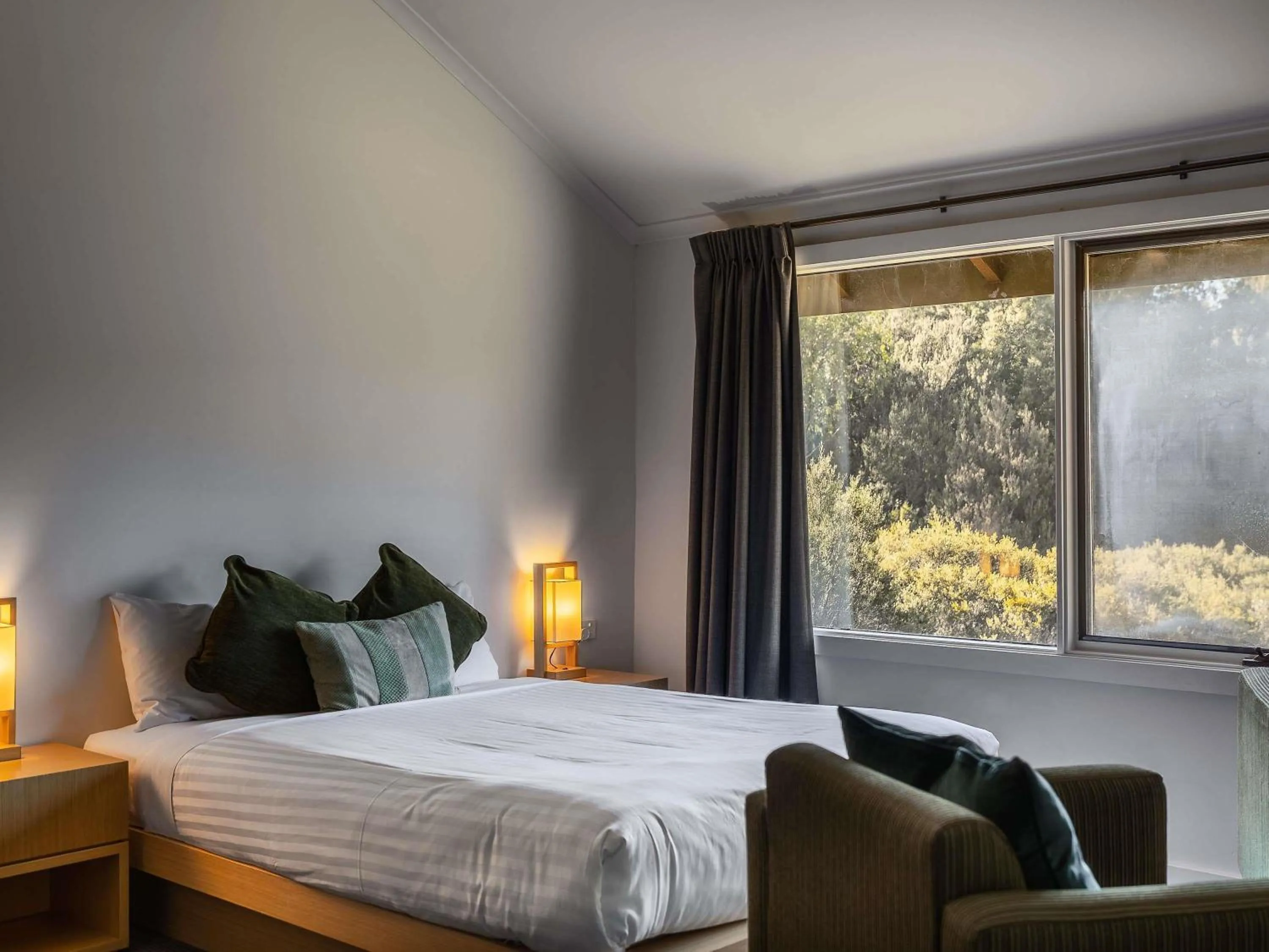 Bedroom, Bed in Peppers Cradle Mountain Lodge