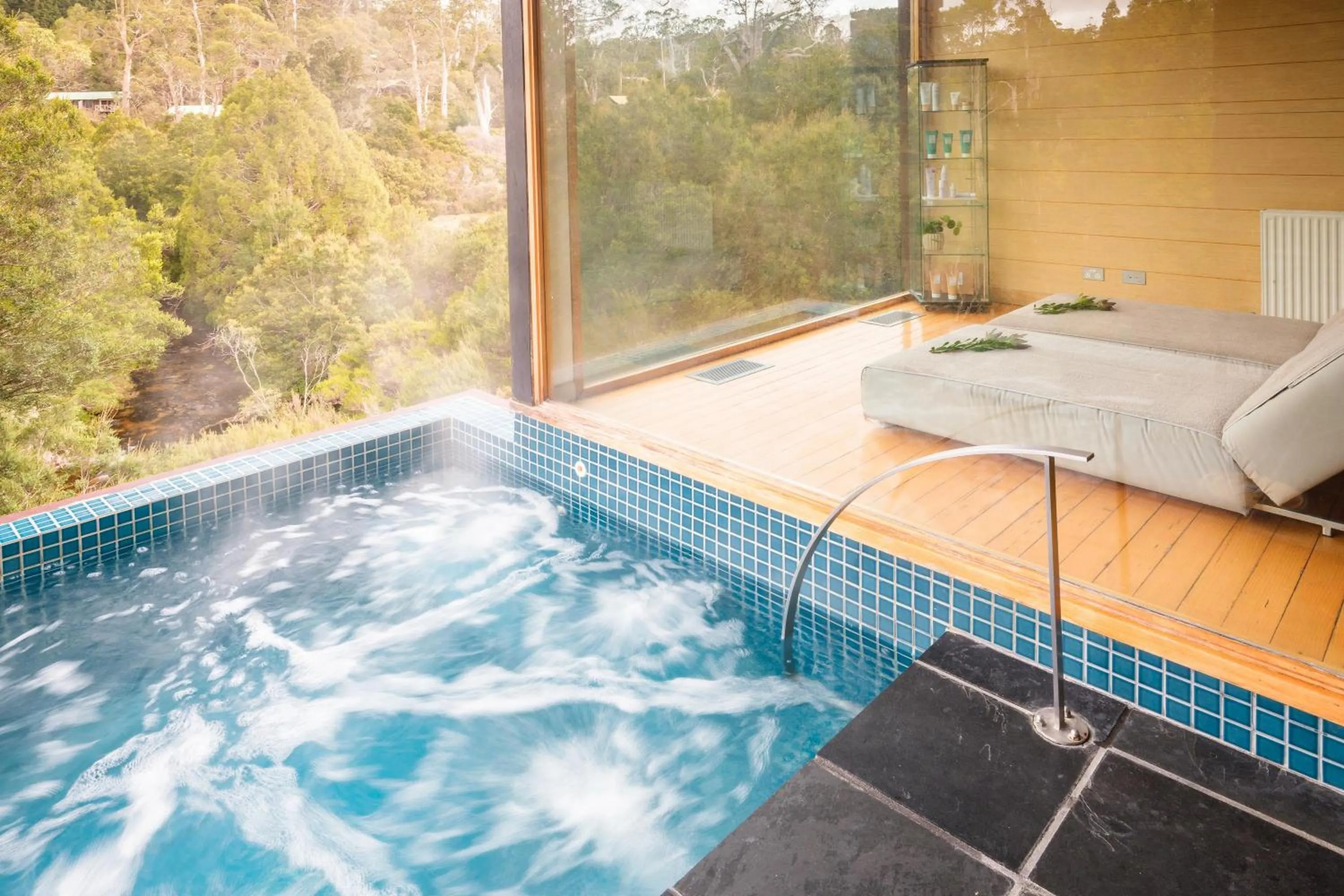 Hot Tub in Peppers Cradle Mountain Lodge