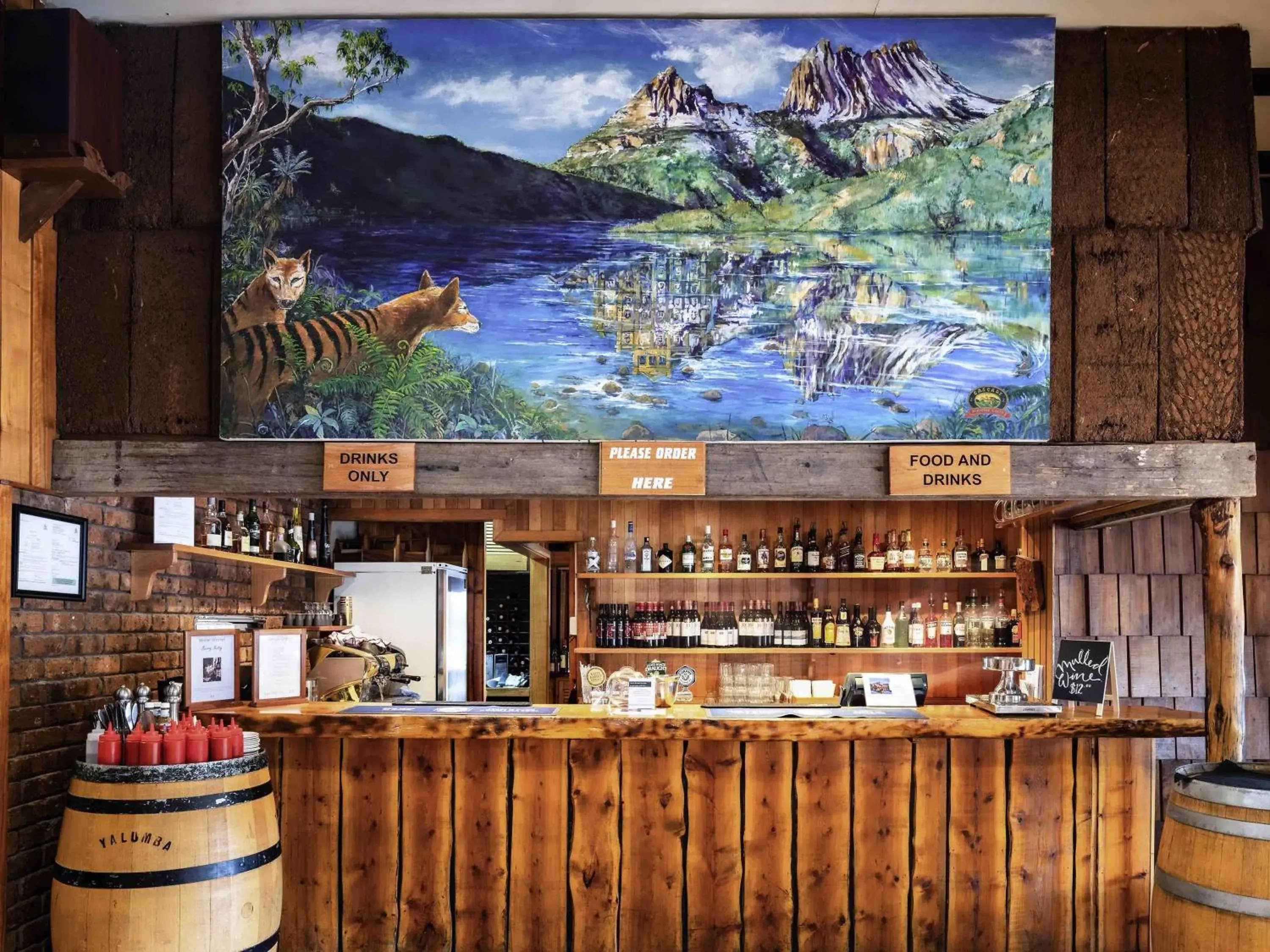 Lounge or bar in Peppers Cradle Mountain Lodge Lounge or bar in Peppers Cradle Mountain Lodge