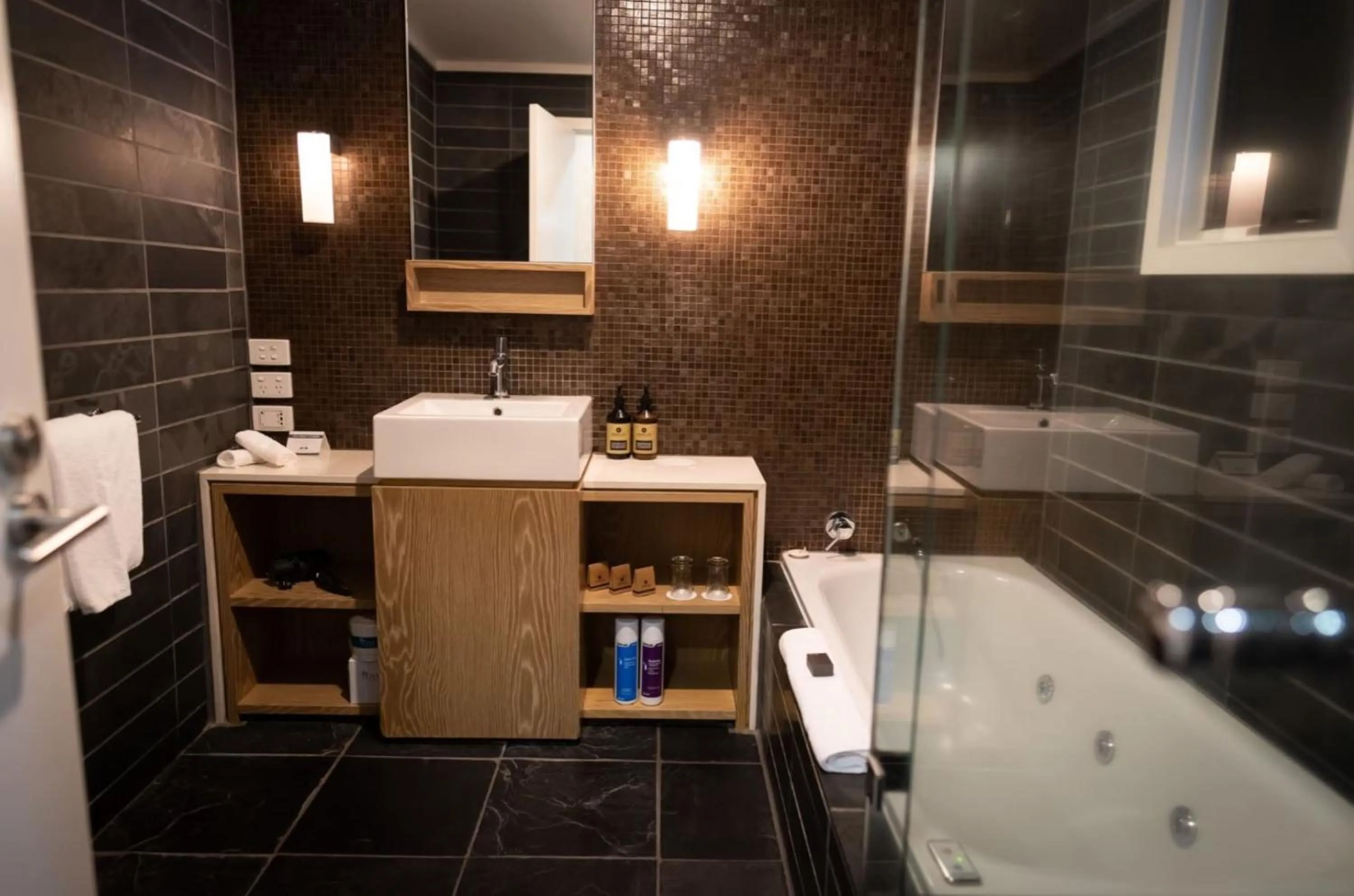 Shower in Peppers Cradle Mountain Lodge