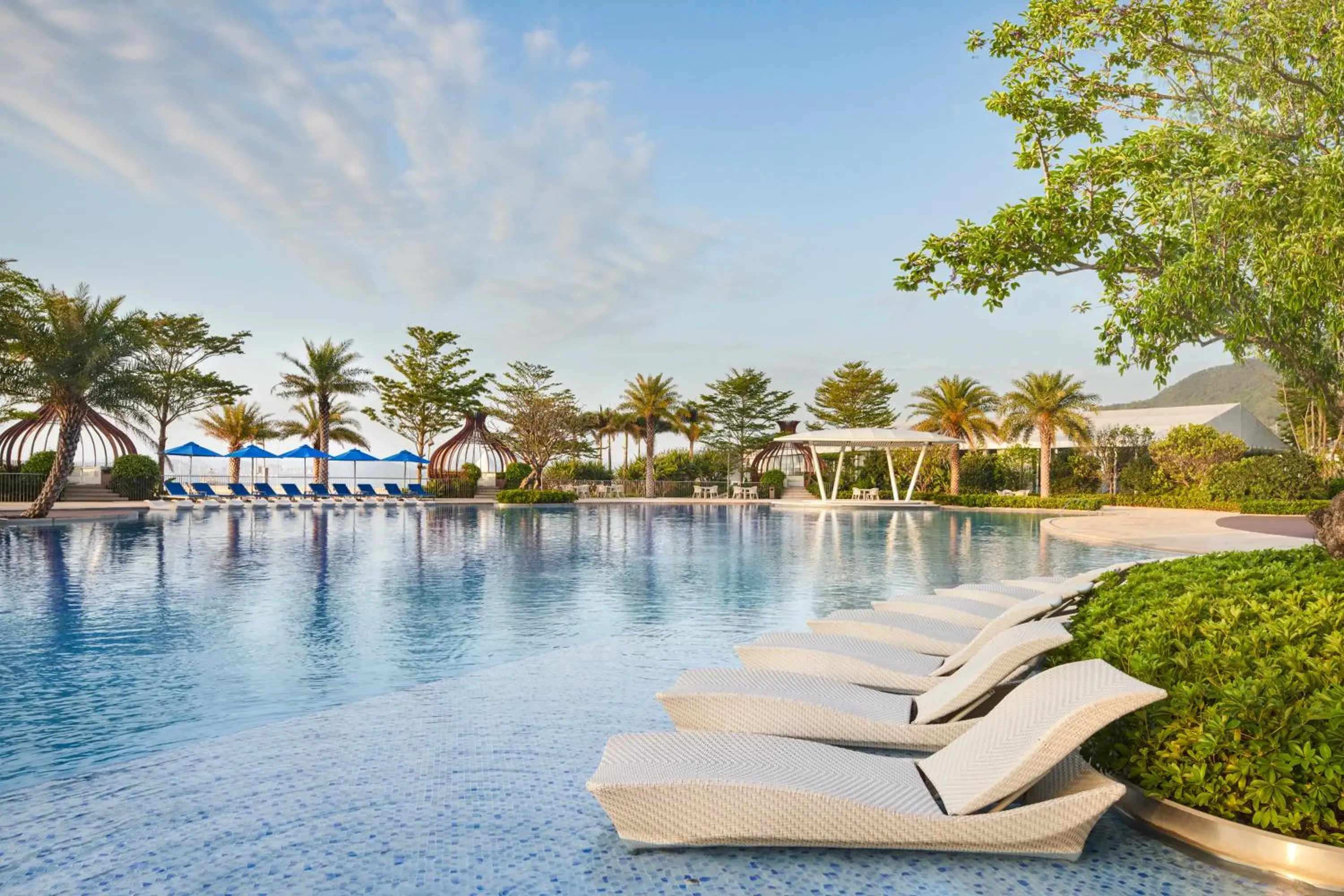 Garden view in Intercontinental Shenzhen Dameisha Resort by IHG Garden view in Intercontinental Shenzhen Dameisha Resort by IHG