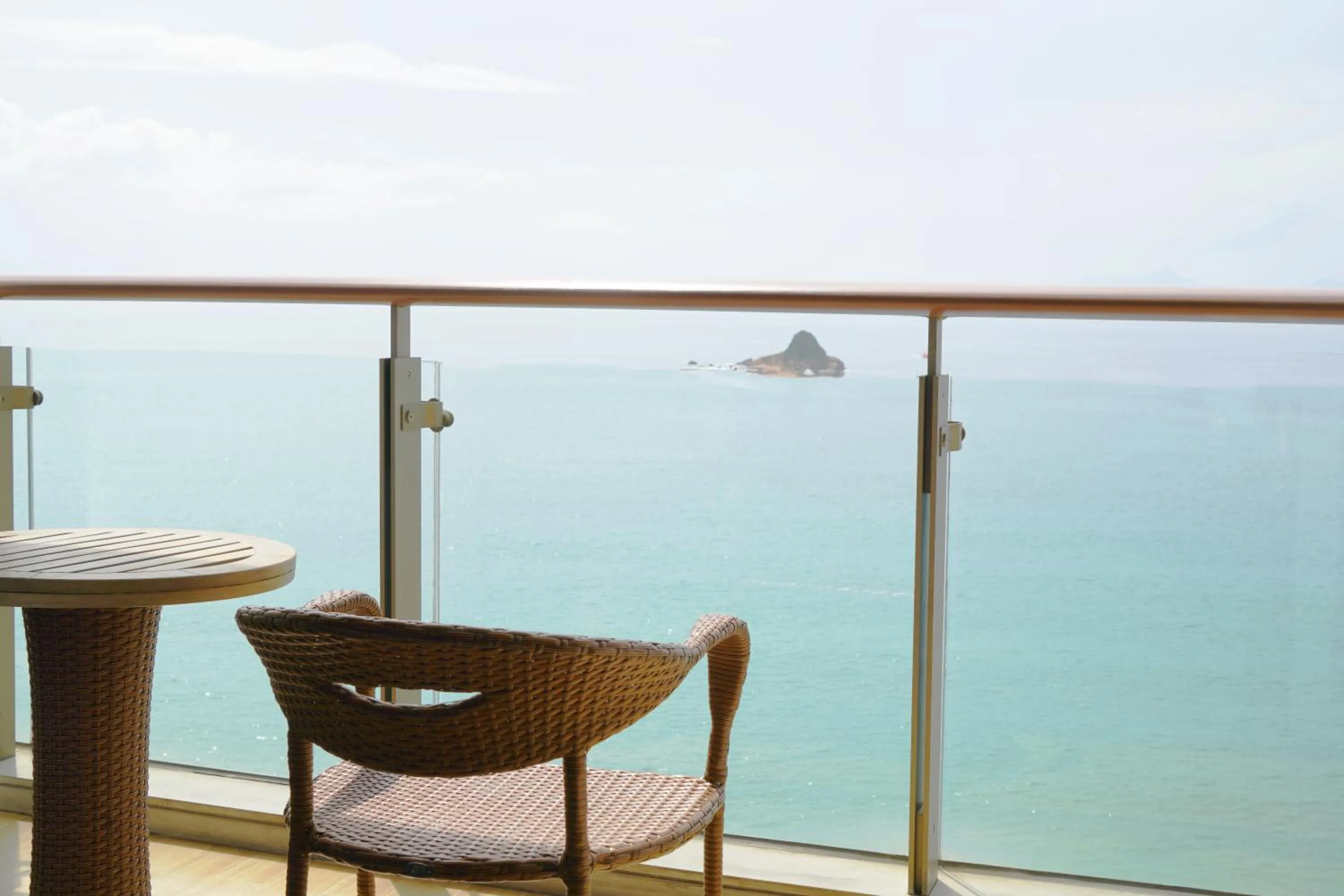 Balcony/Terrace in Intercontinental Shenzhen Dameisha Resort by IHG