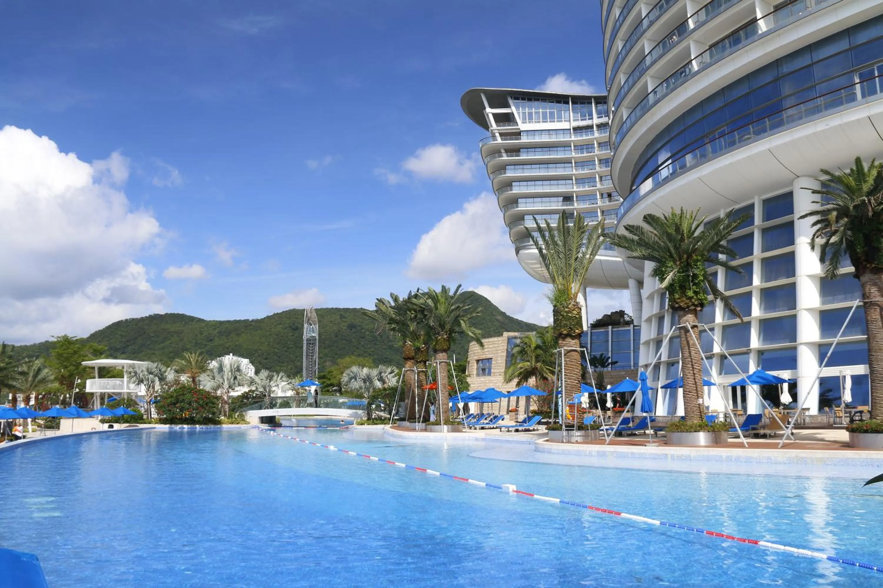 Swimming pool in Intercontinental Shenzhen Dameisha Resort by IHG