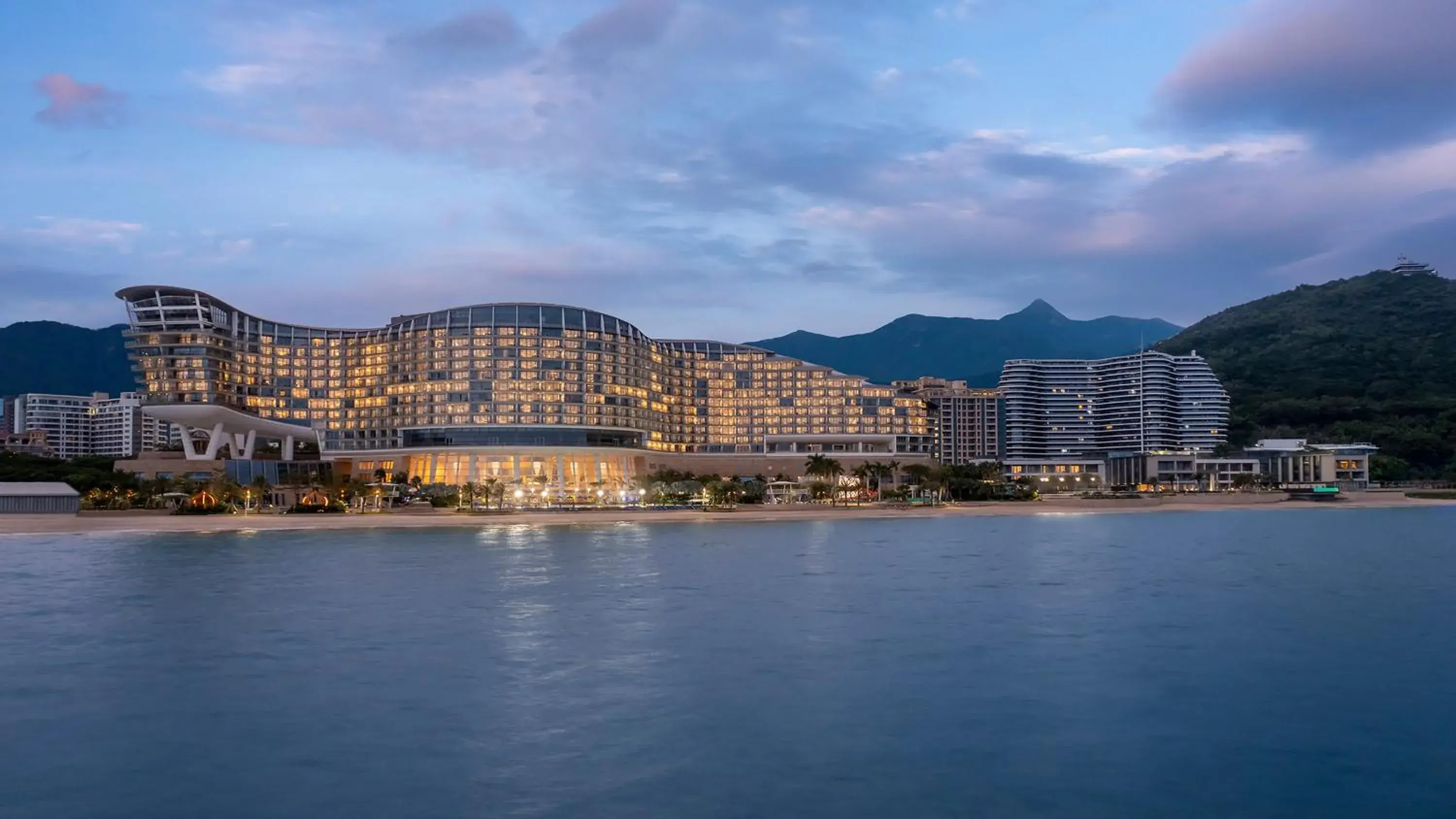 Property building in Intercontinental Shenzhen Dameisha Resort by IHG Property building in Intercontinental Shenzhen Dameisha Resort by IHG