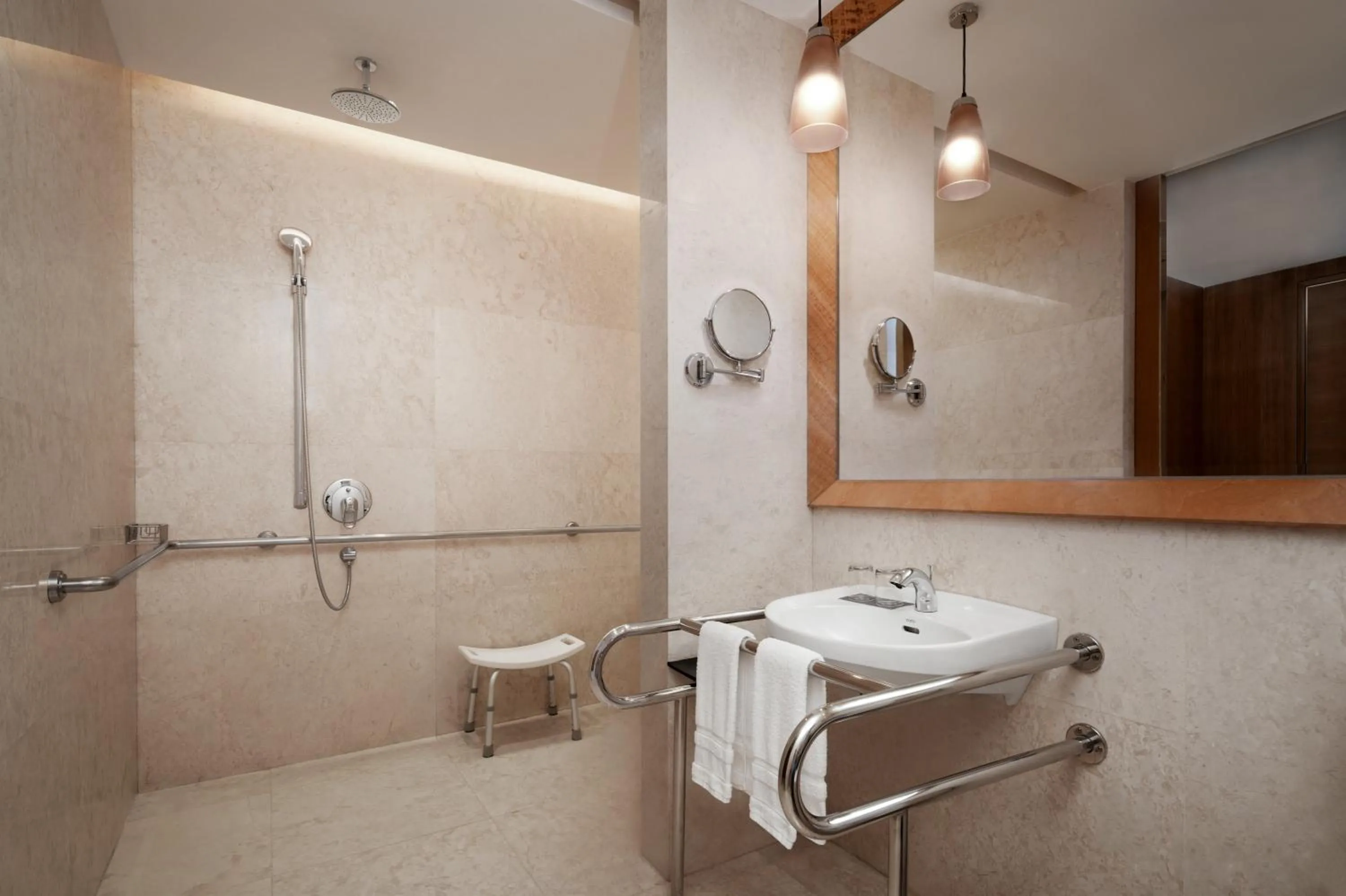 Photo of the whole room in Intercontinental Shenzhen Dameisha Resort by IHG