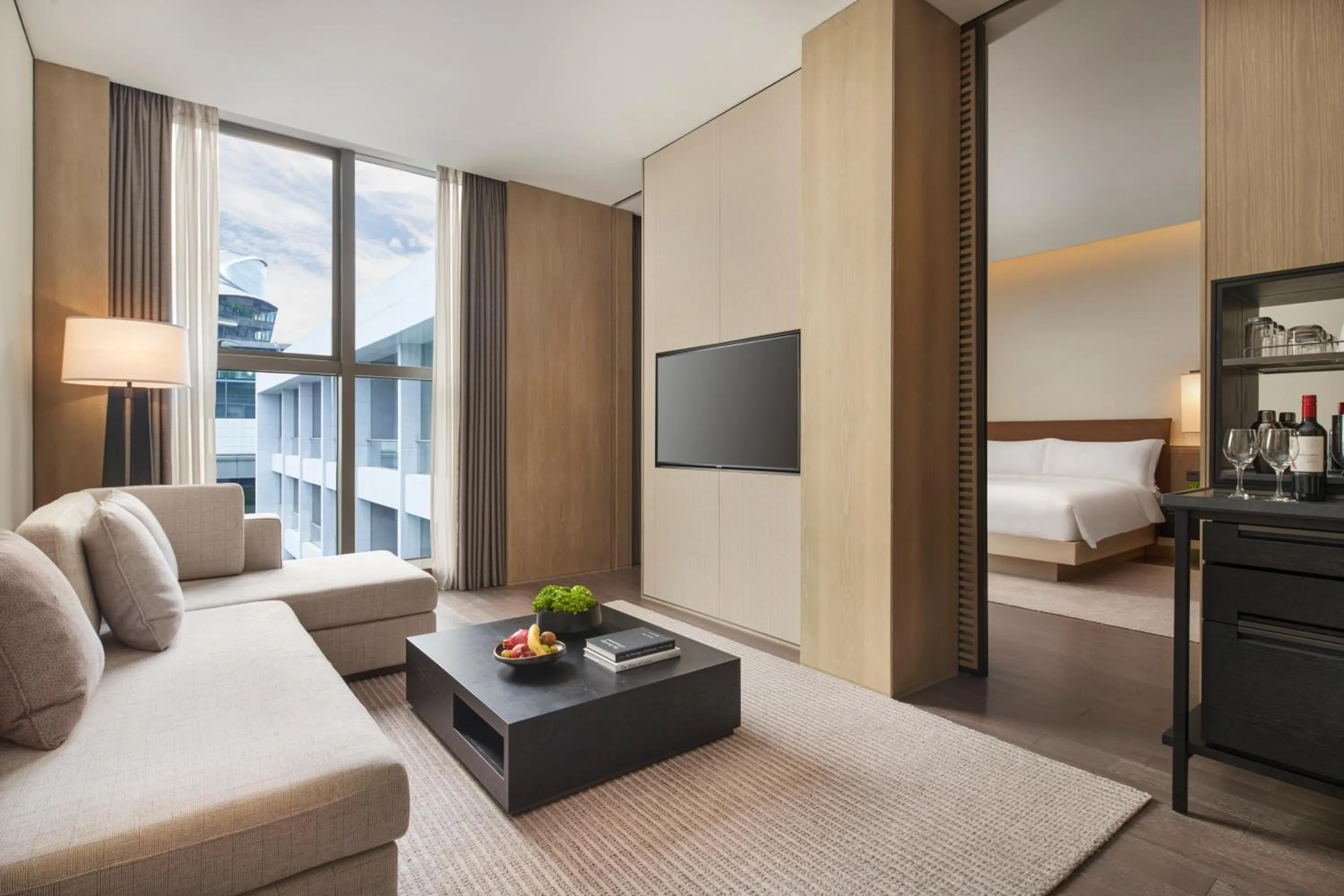 Photo of the whole room, Bed in Intercontinental Shenzhen Dameisha Resort by IHG