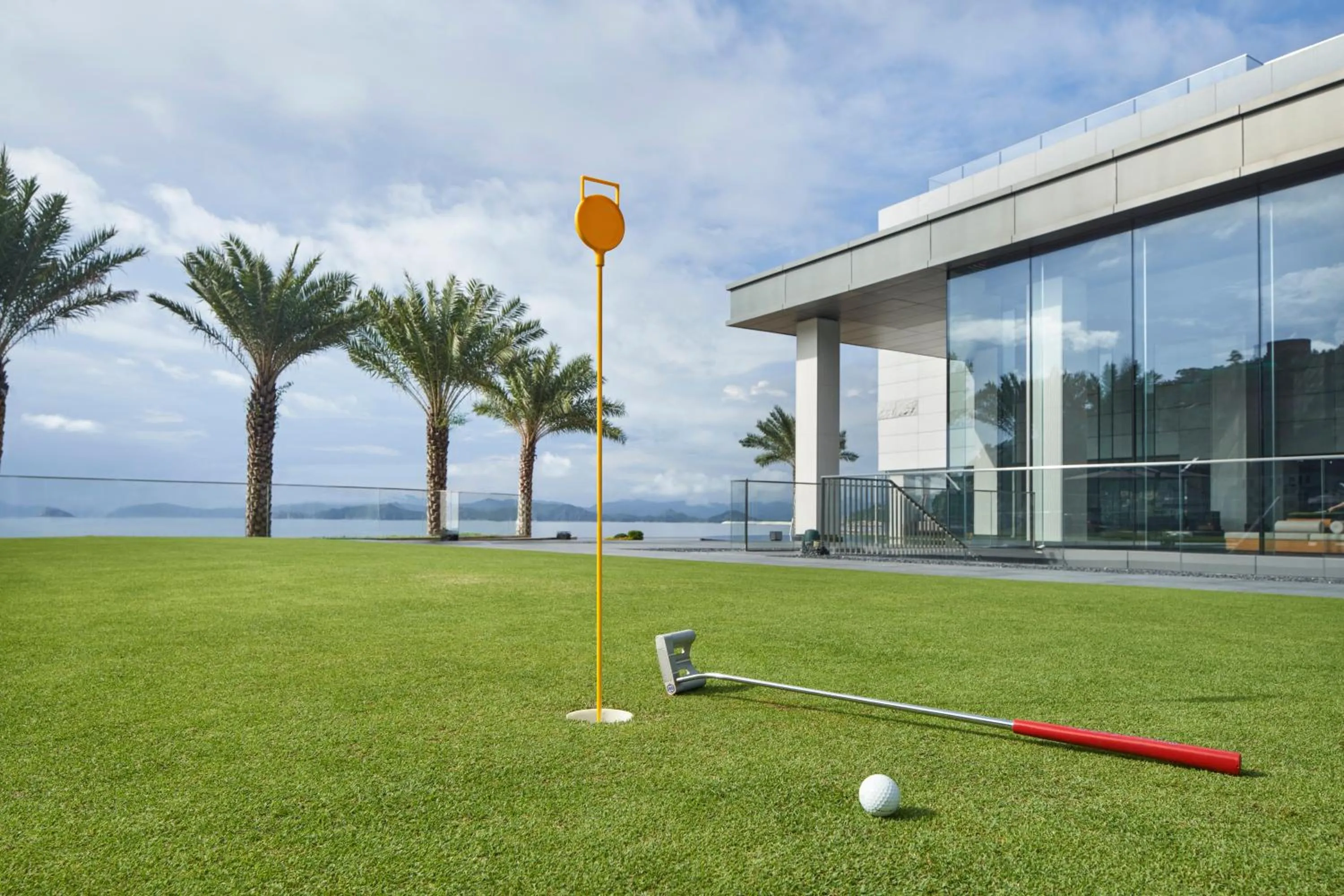 Golfcourse in Intercontinental Shenzhen Dameisha Resort by IHG