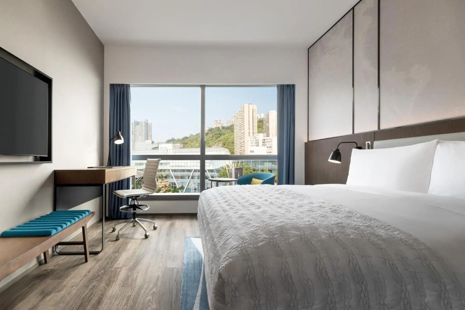 Bedroom, Bed in Le Méridien Hong Kong, Cyberport Bedroom, Bed in Le Méridien Hong Kong, Cyberport