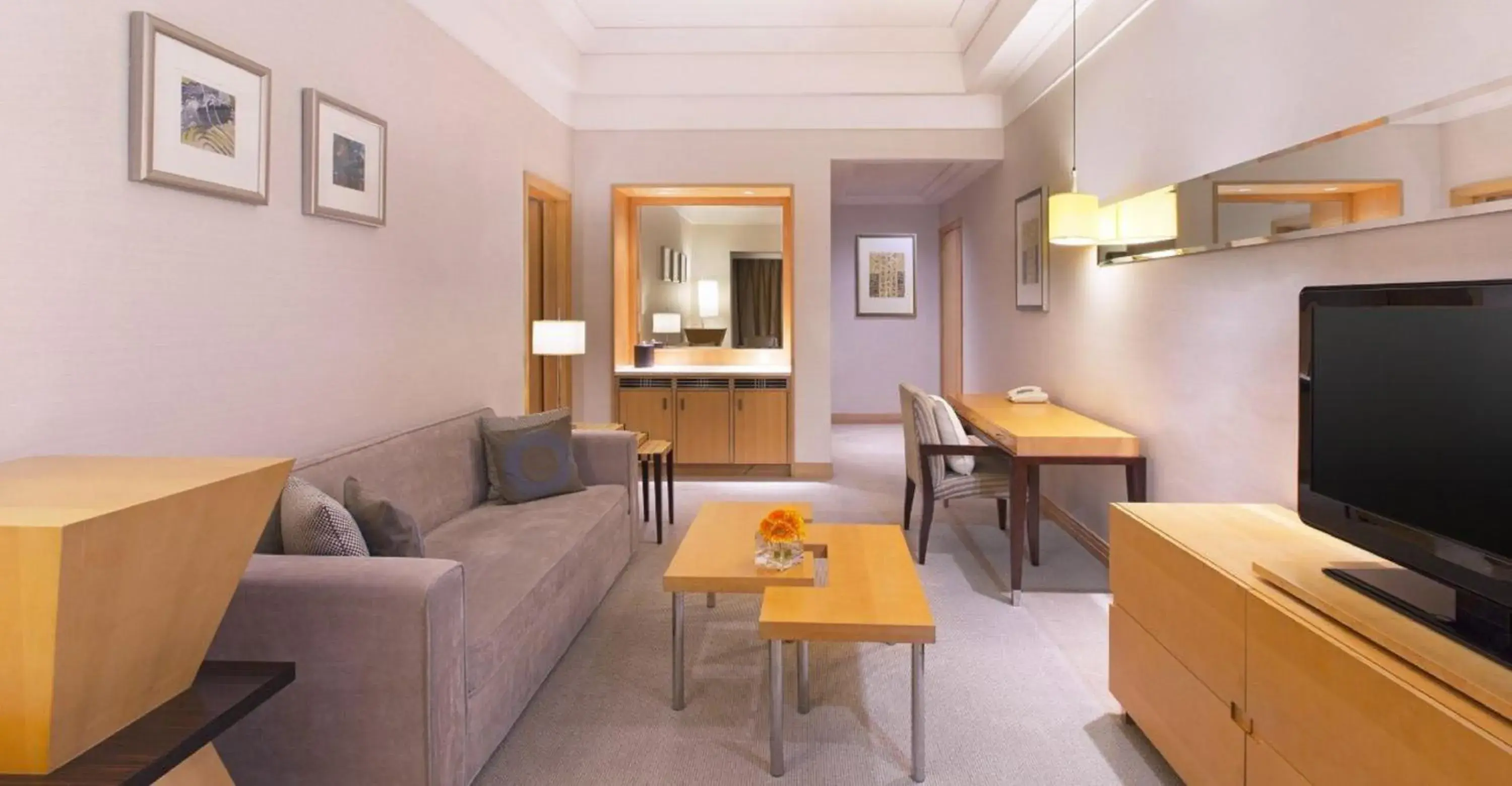 Superior Suite in Four Points by Sheraton Shenzhen Superior Suite in Four Points by Sheraton Shenzhen