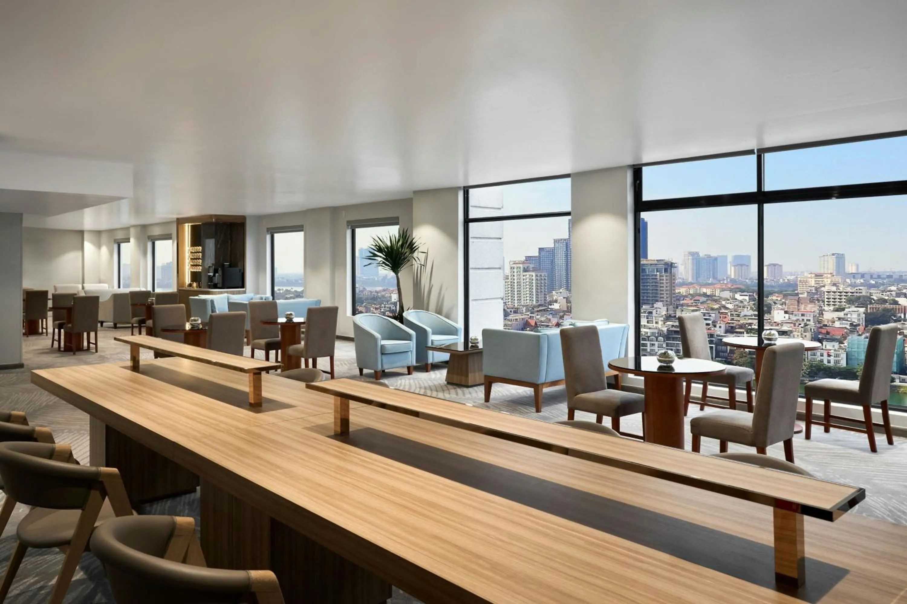 Lounge or bar in Sheraton Hanoi Hotel