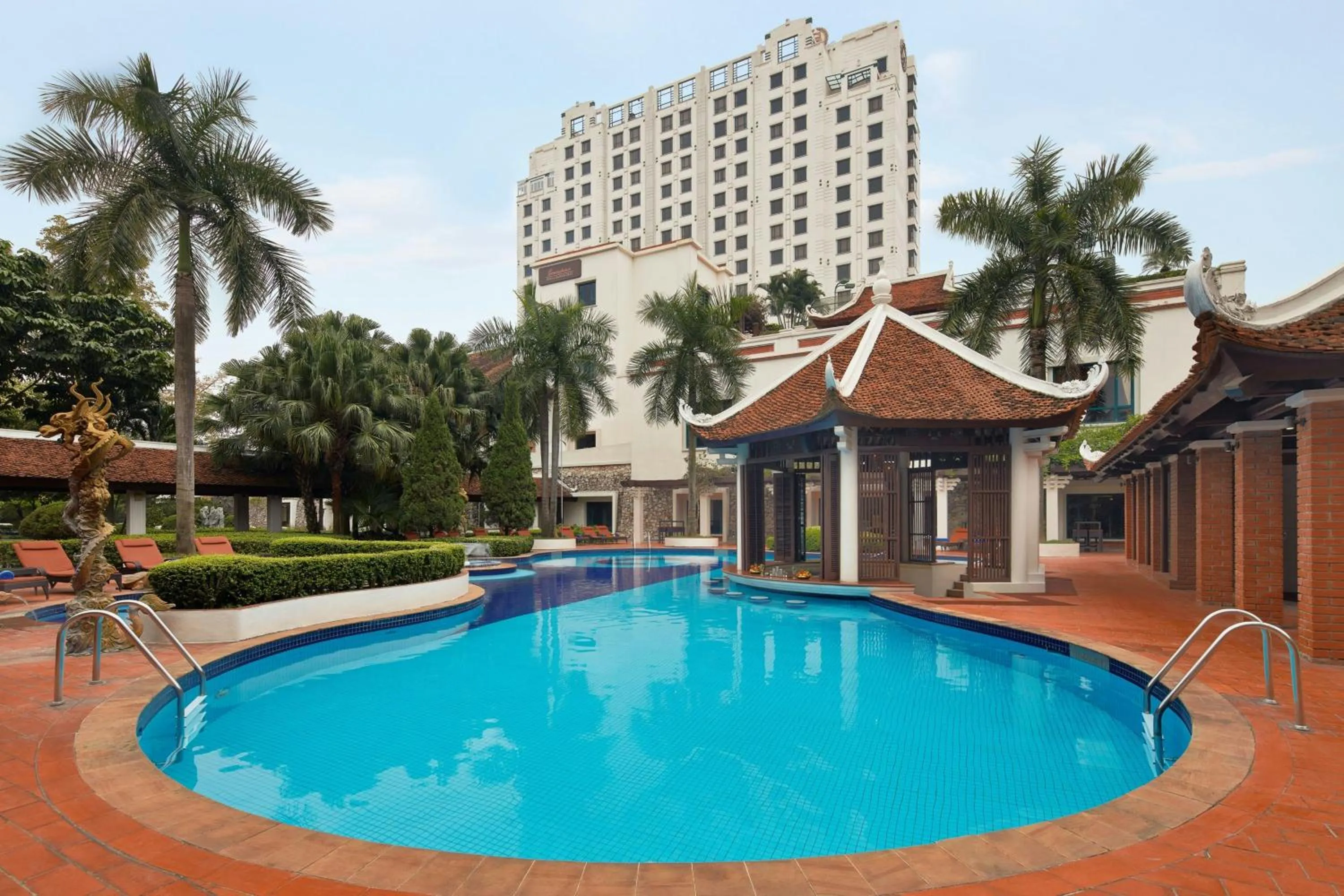 Swimming pool in Sheraton Hanoi Hotel