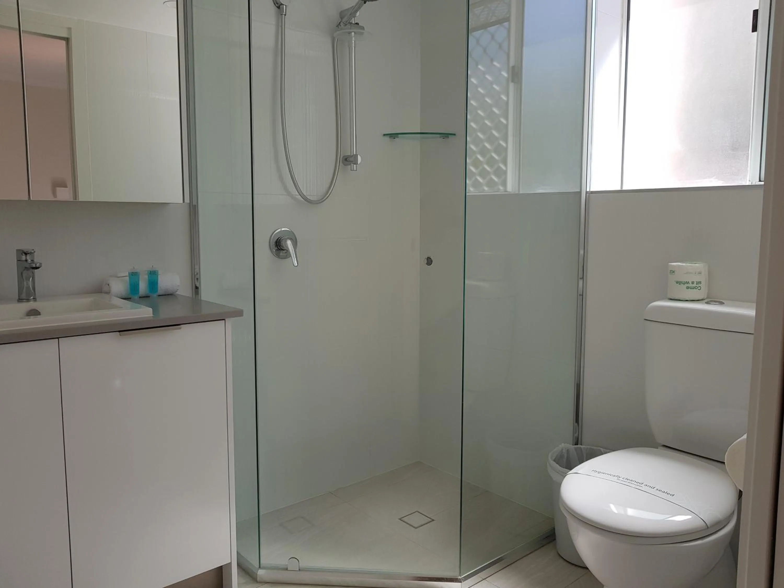 Shower in Markham Court