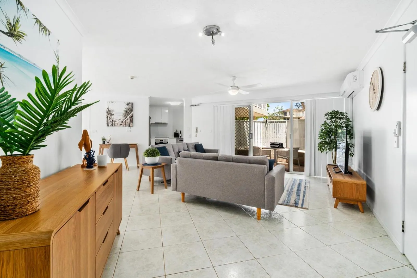 Living room in Markham Court
