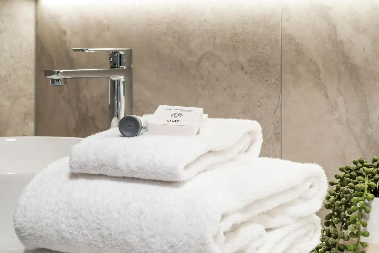 towels in Markham Court towels in Markham Court