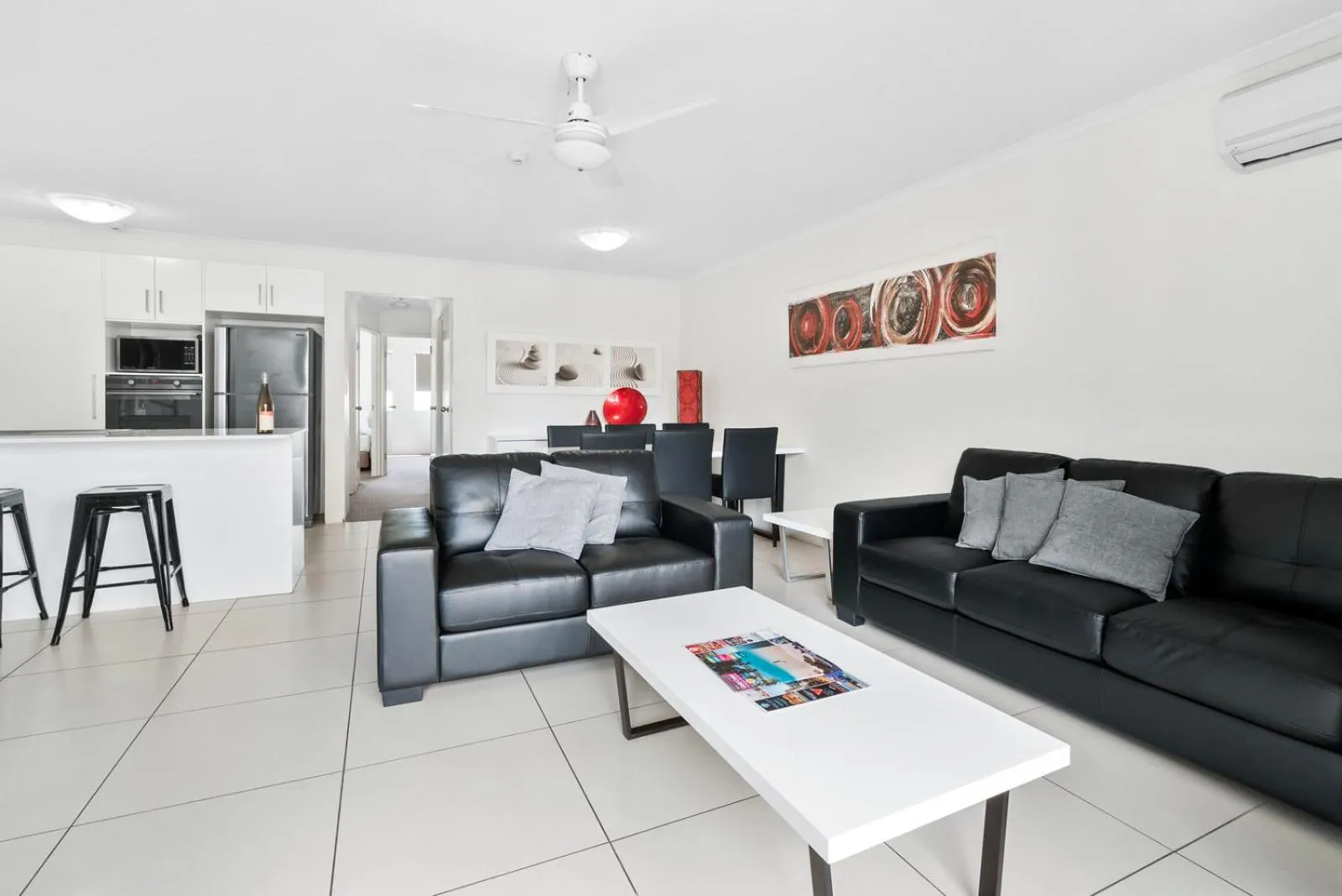 Kitchen or kitchenette in Markham Court