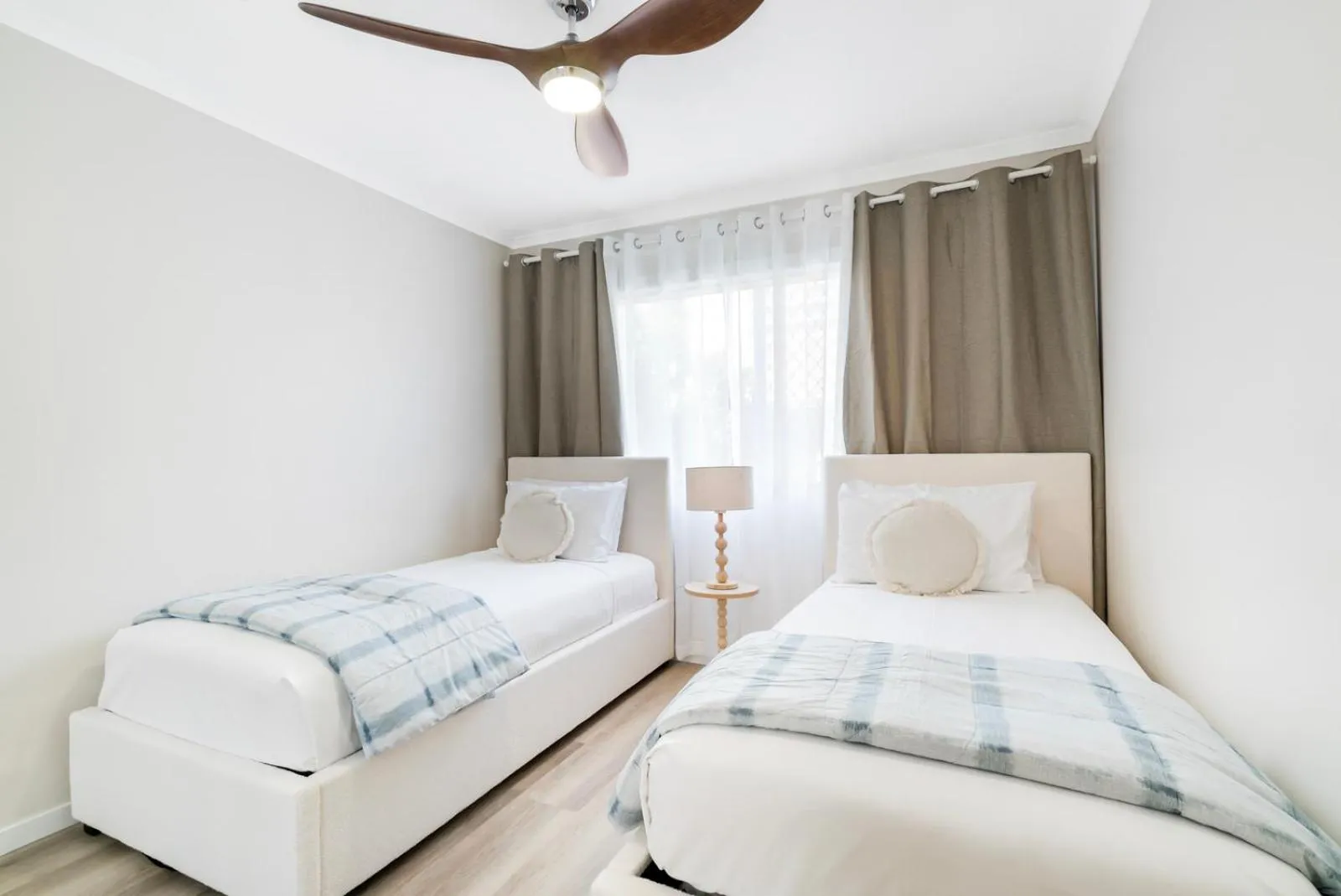 Bedroom, Bed in Markham Court