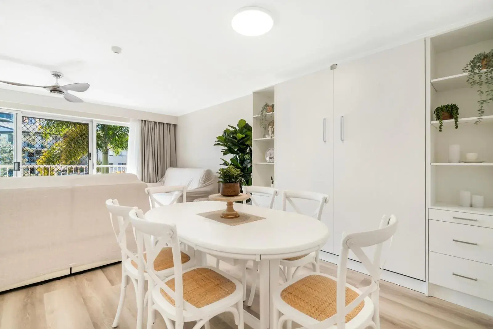 Dining area in Markham Court Dining area in Markham Court