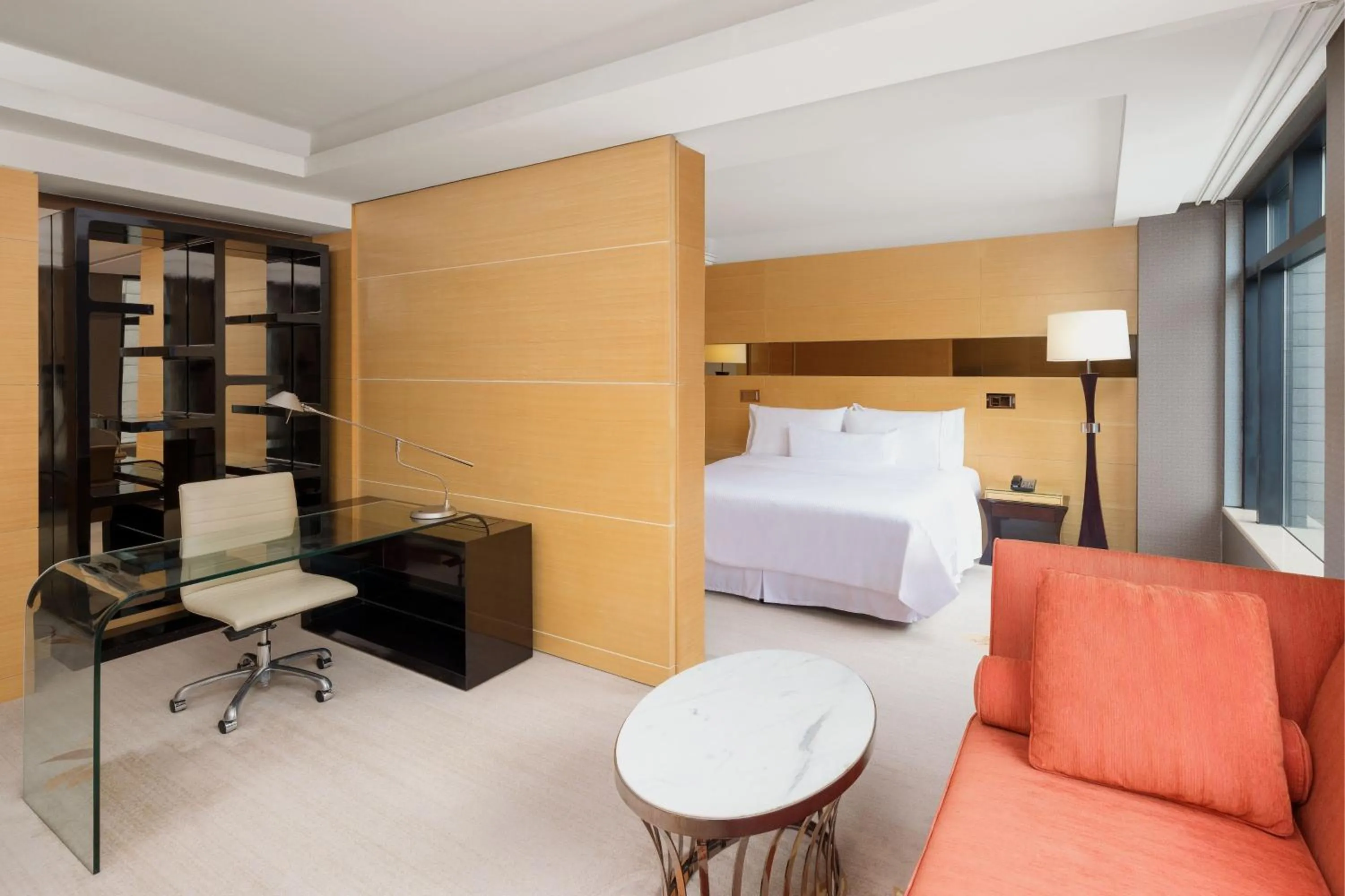 Photo of the whole room, Bed in The Westin Bund Center, Shanghai