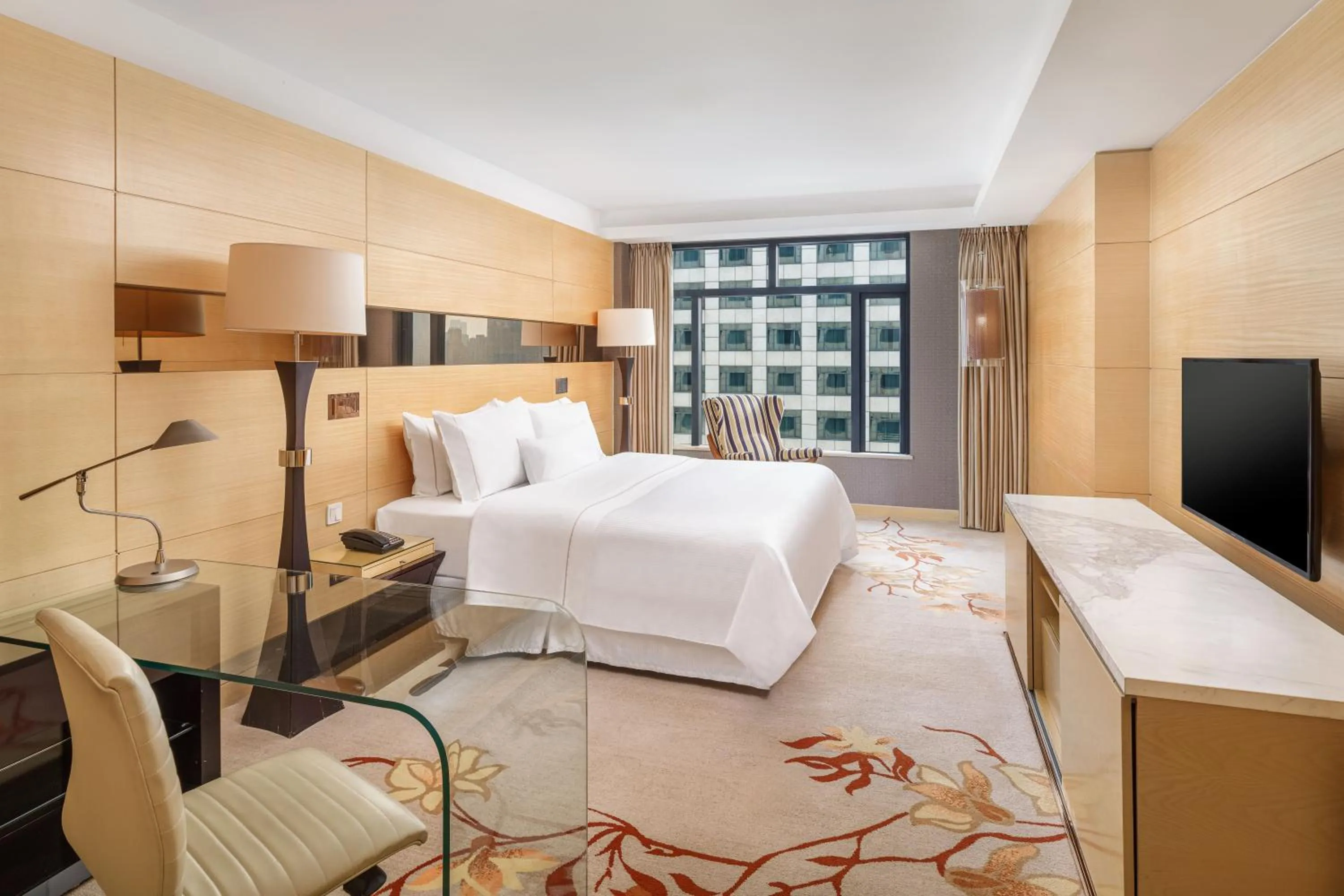 Bedroom, Bed in The Westin Bund Center, Shanghai