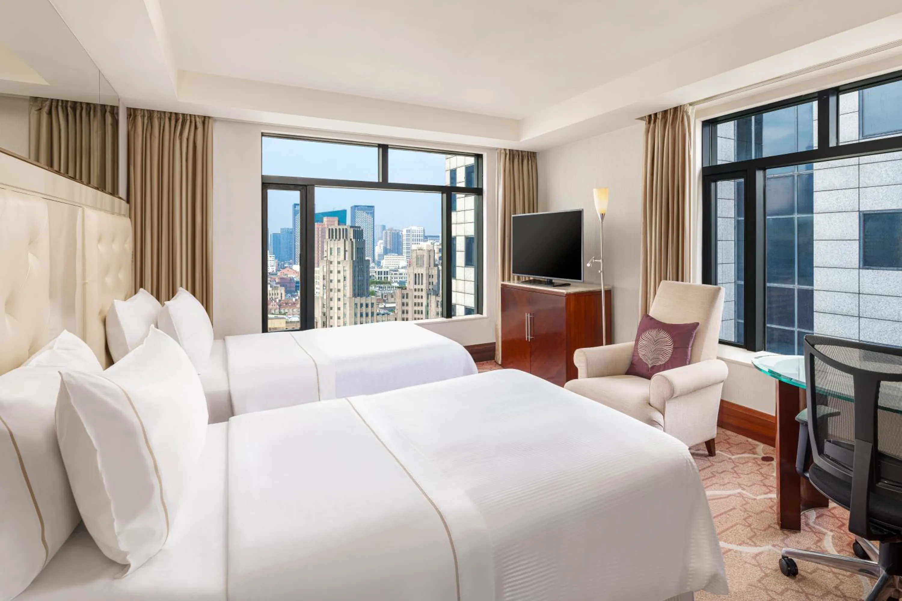 Bedroom, Bed in The Westin Bund Center, Shanghai