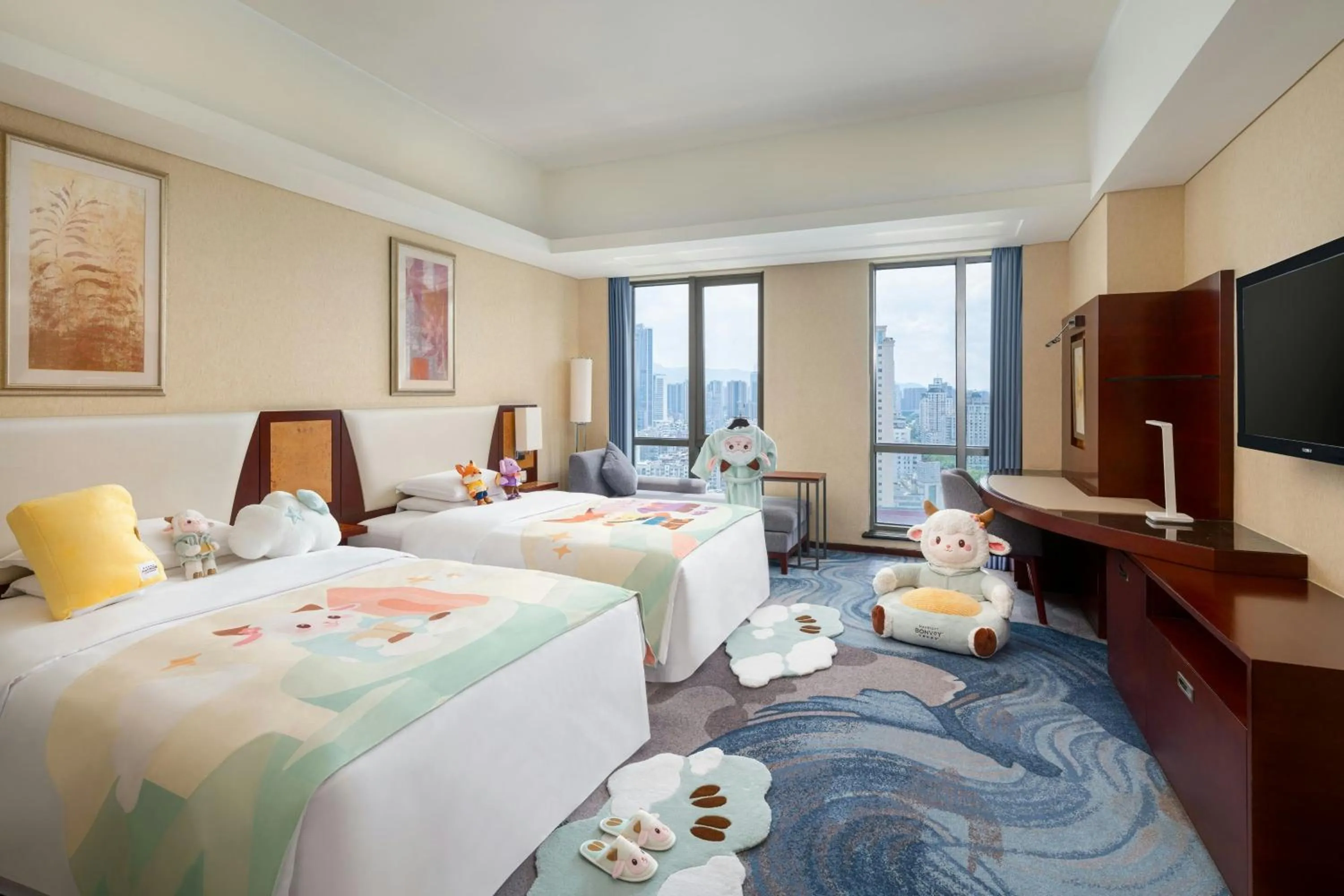 Photo of the whole room, Bed in Sheraton Wenzhou Hotel