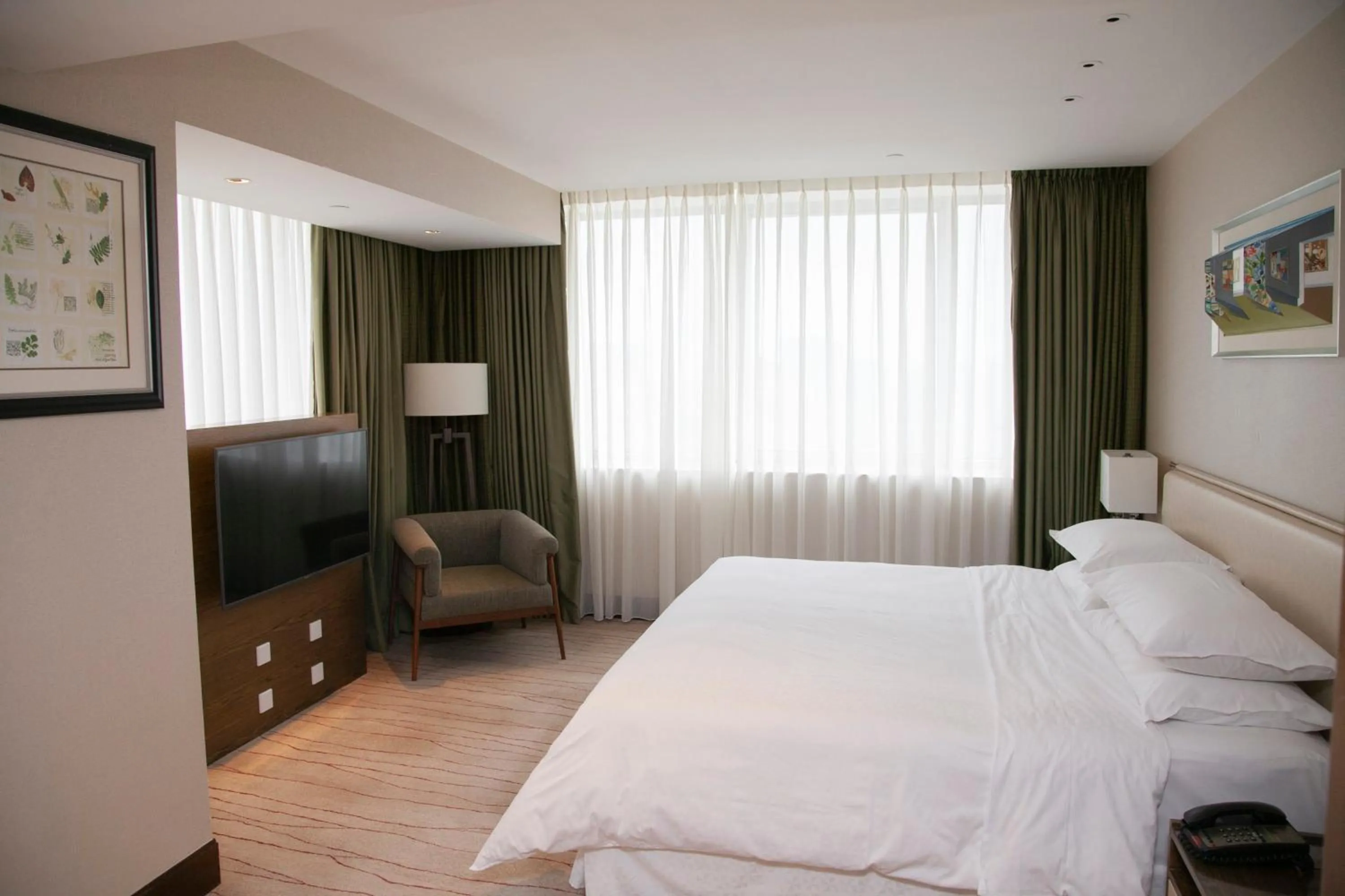 Property building, Bed in Four Points by Sheraton Shanghai, Daning