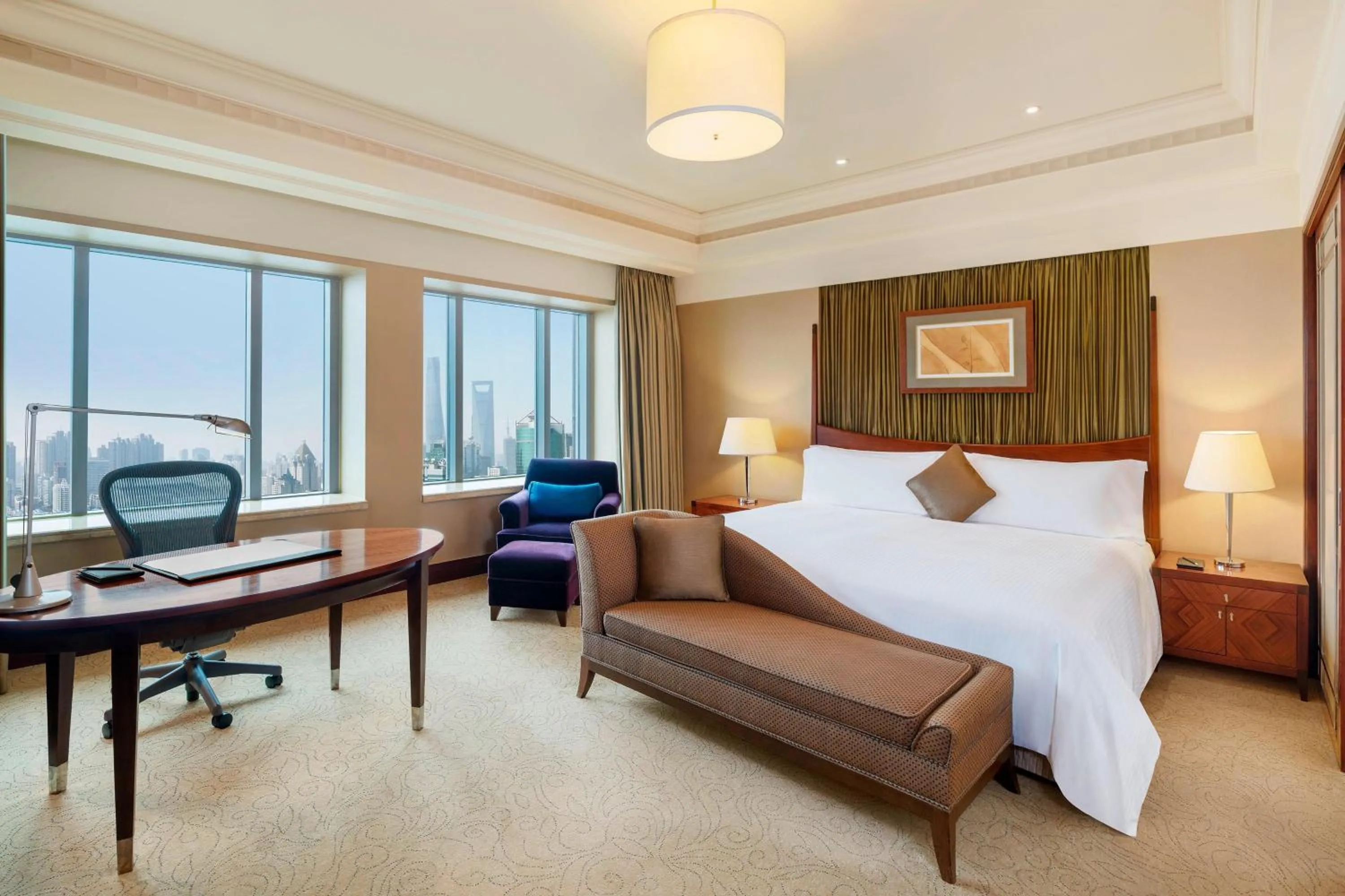 Photo of the whole room, Bed in The Hongta Hotel, A Luxury Collection Hotel, Shanghai