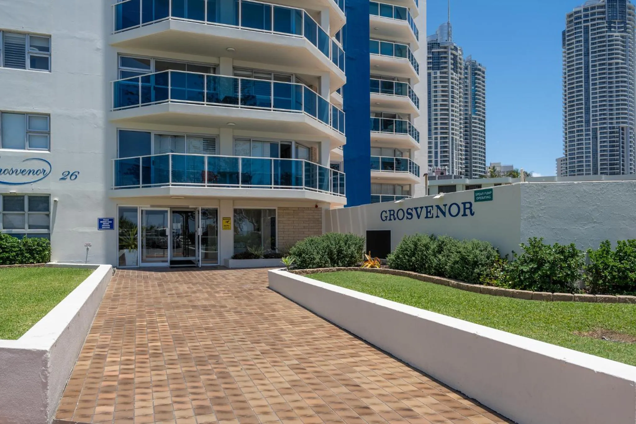 Property building in Grosvenor Beachfront Apartments Surfers Paradise