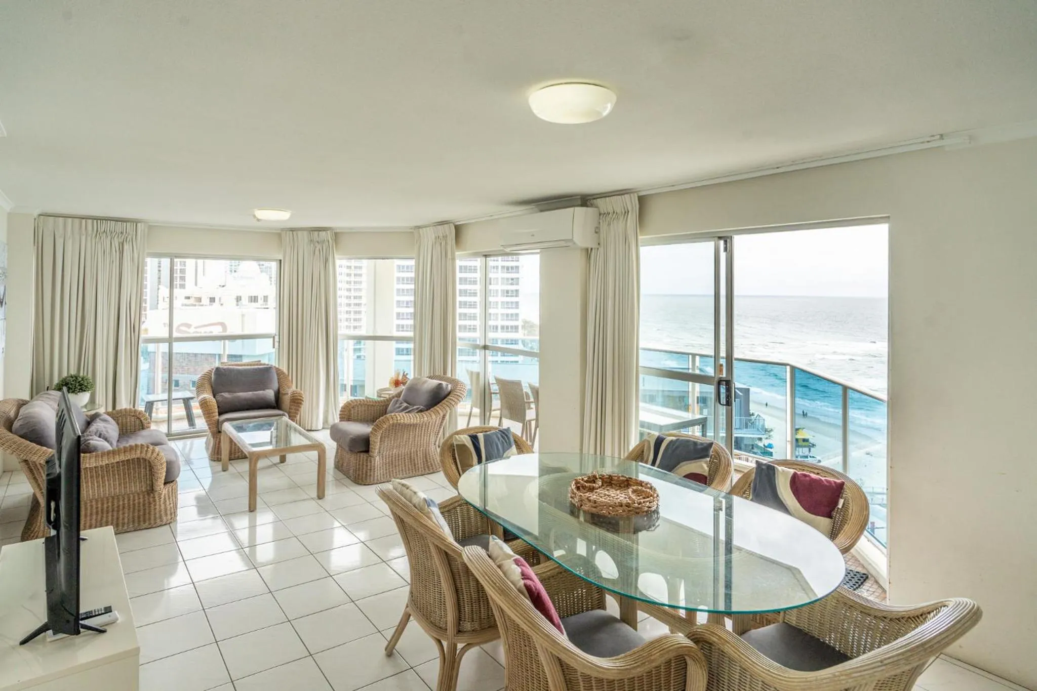 Living room in Grosvenor Beachfront Apartments Surfers Paradise