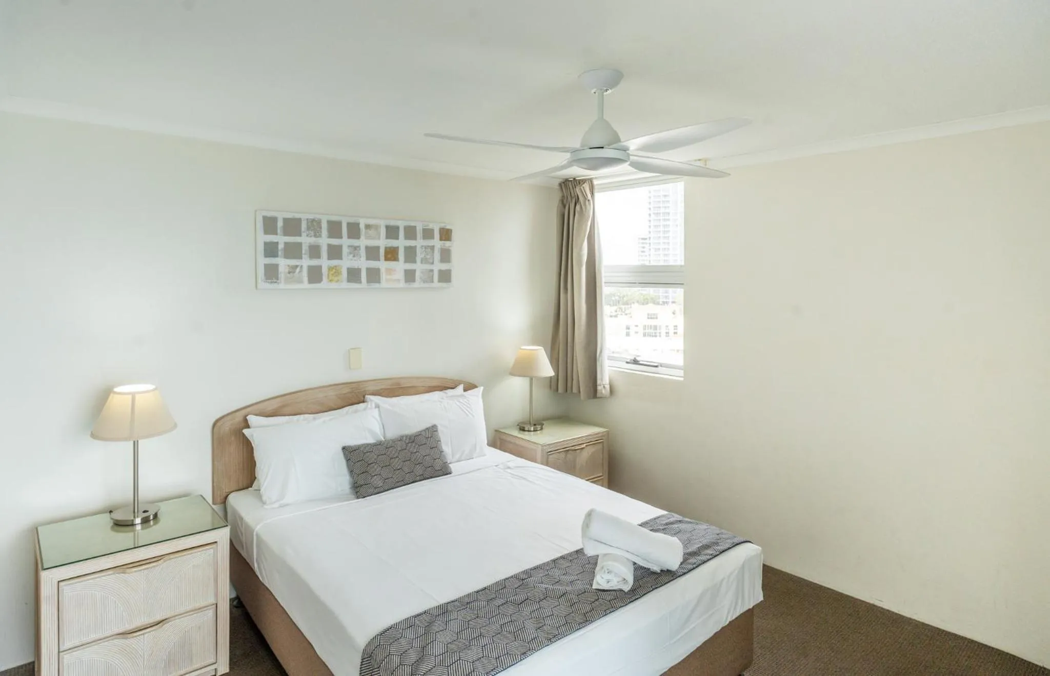 Bedroom, Bed in Grosvenor Beachfront Apartments Surfers Paradise