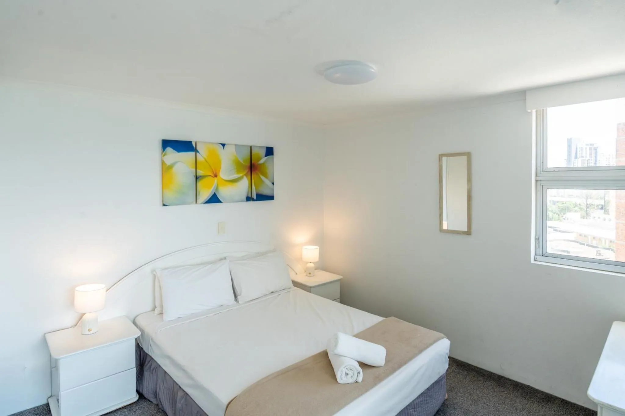 Bedroom, Bed in Grosvenor Beachfront Apartments Surfers Paradise