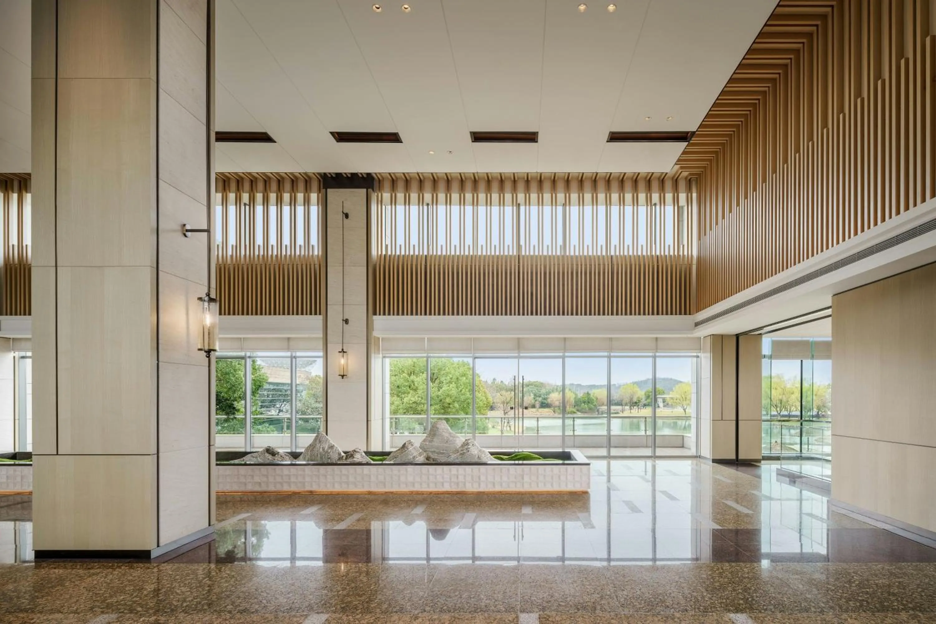 Lobby or reception in Le Méridien Shanghai Sheshan