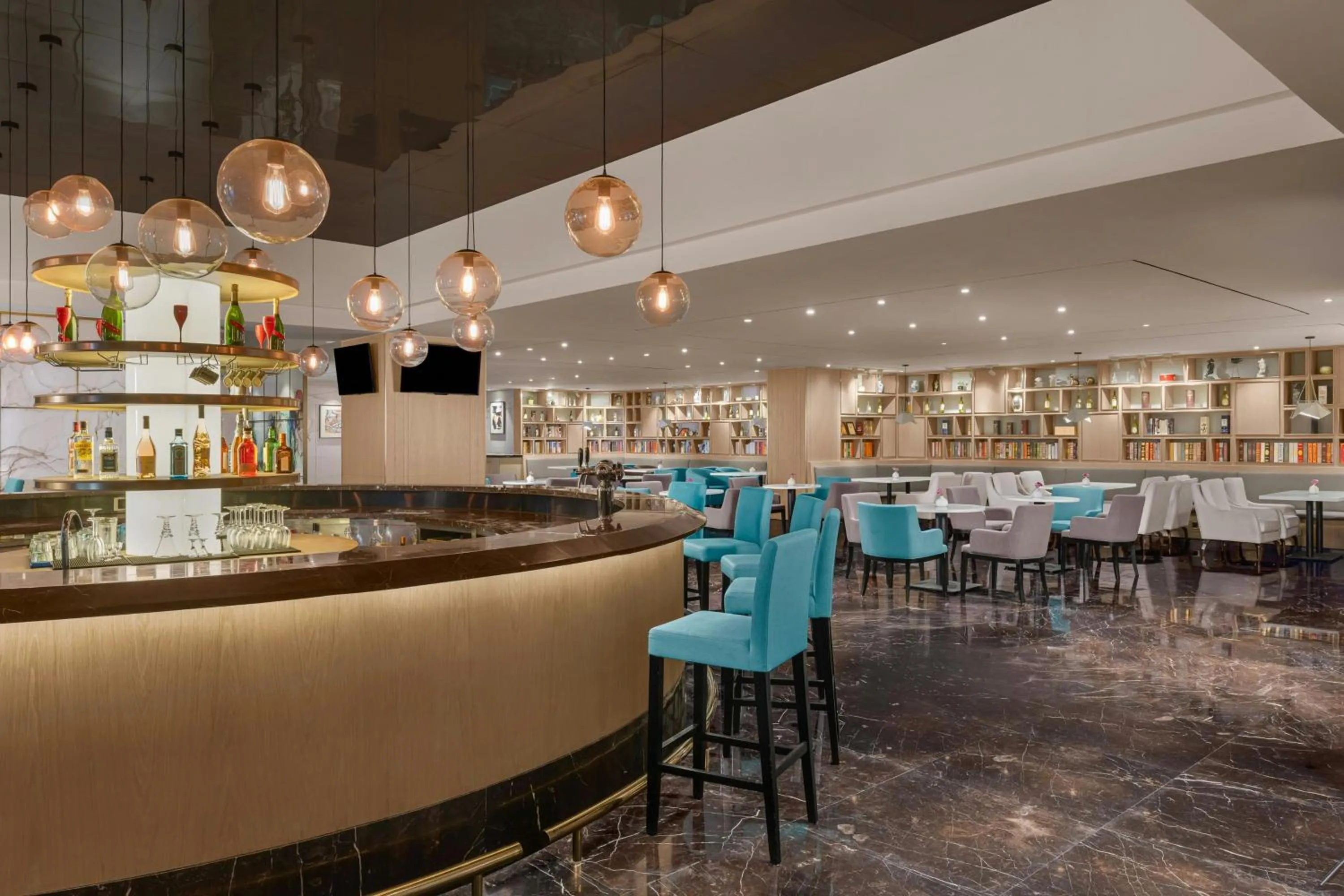 Lounge or bar in Le Méridien Shanghai Sheshan