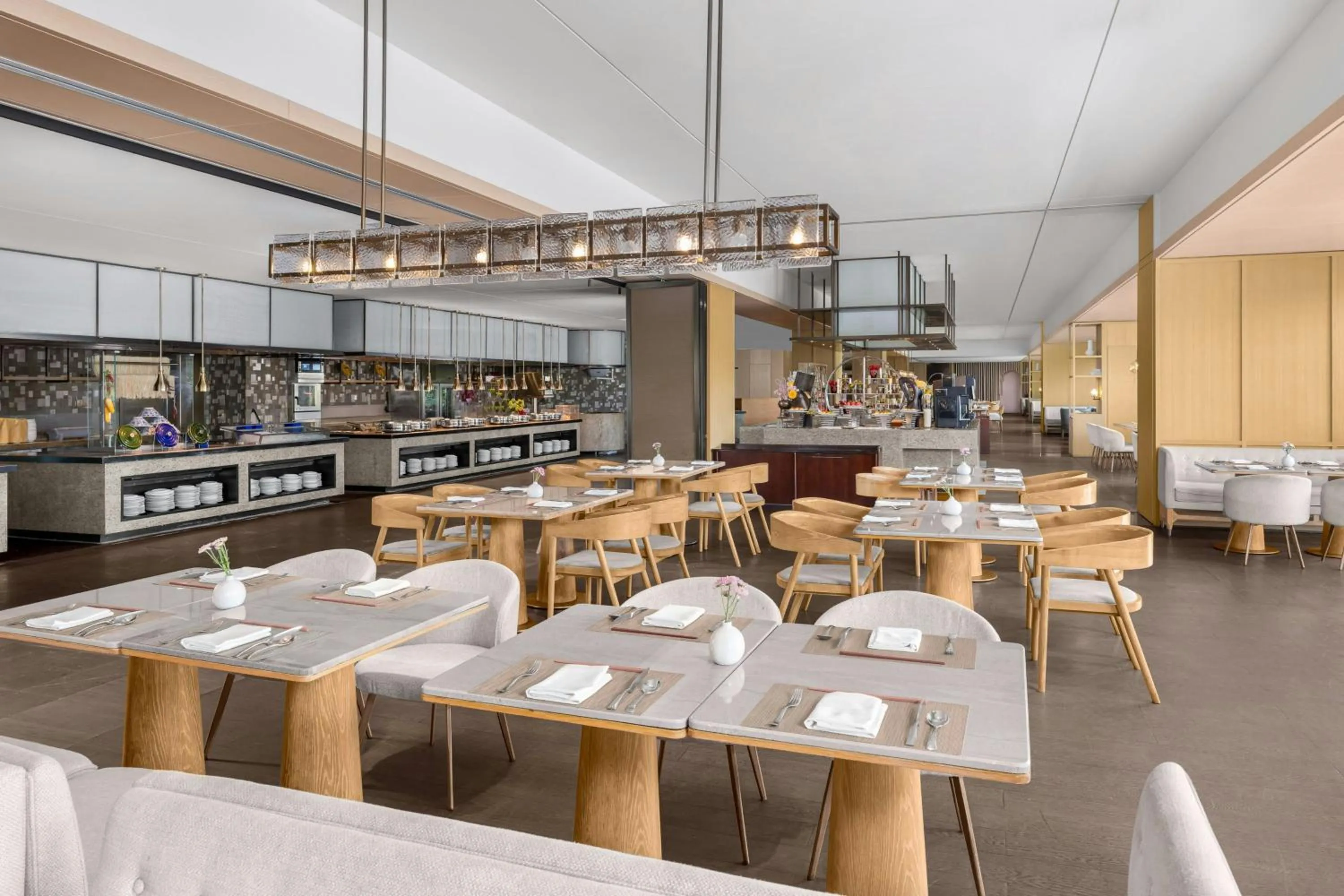 Restaurant/places to eat in Le Méridien Shanghai Sheshan