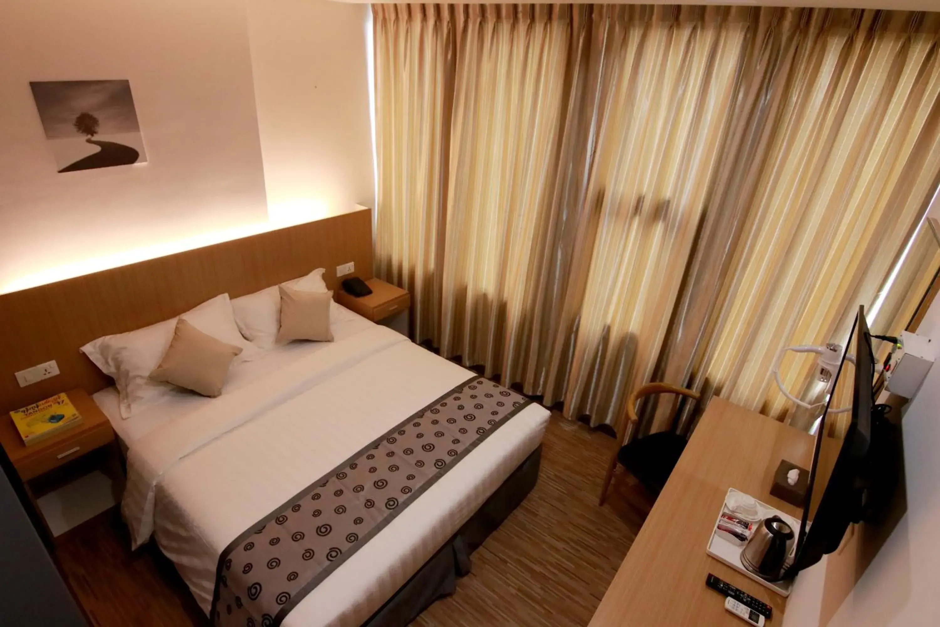 Superior Double Room in Botahtaung Hotel Superior Double Room in Botahtaung Hotel