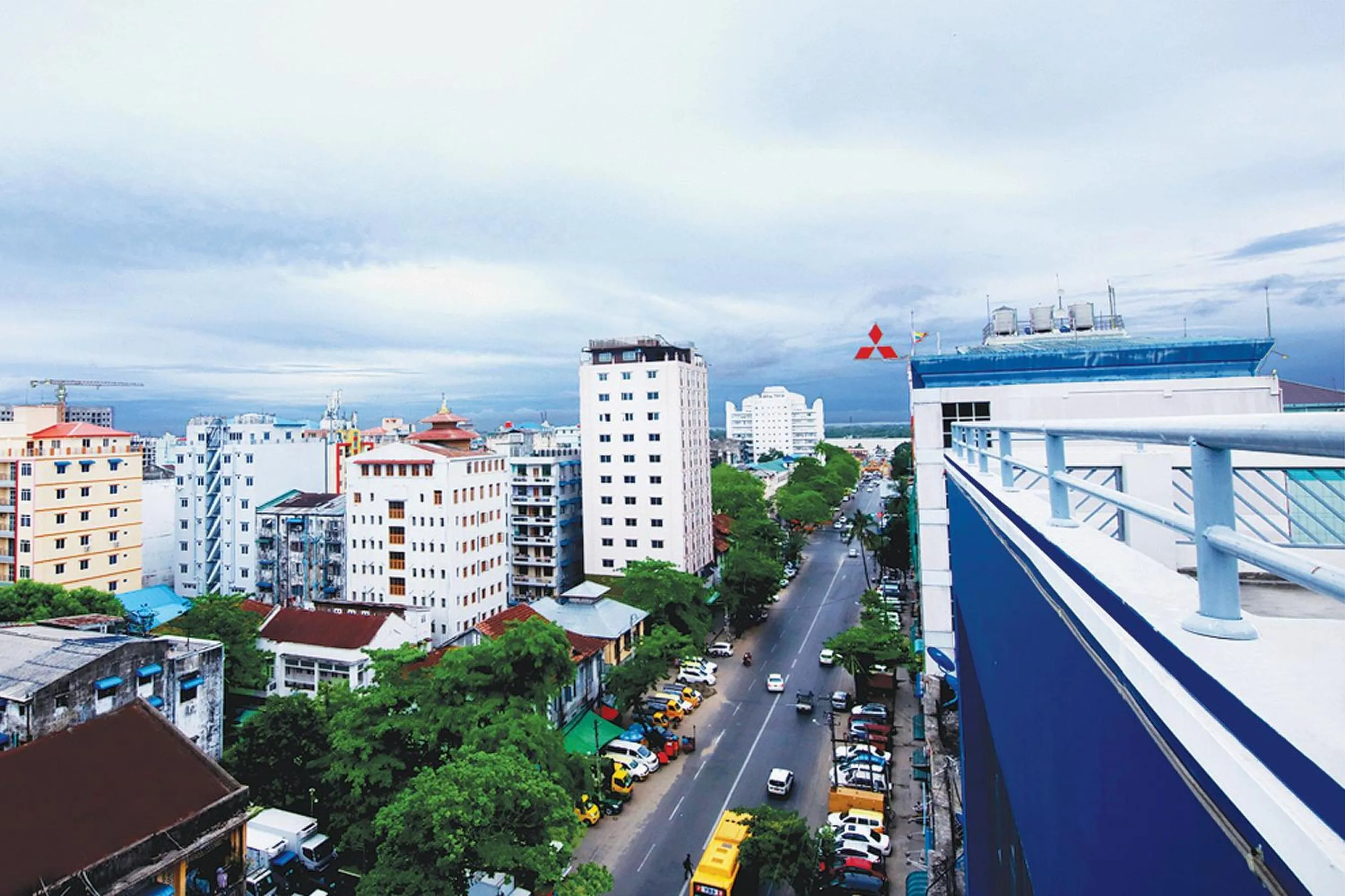 Balcony/Terrace in Botahtaung Hotel