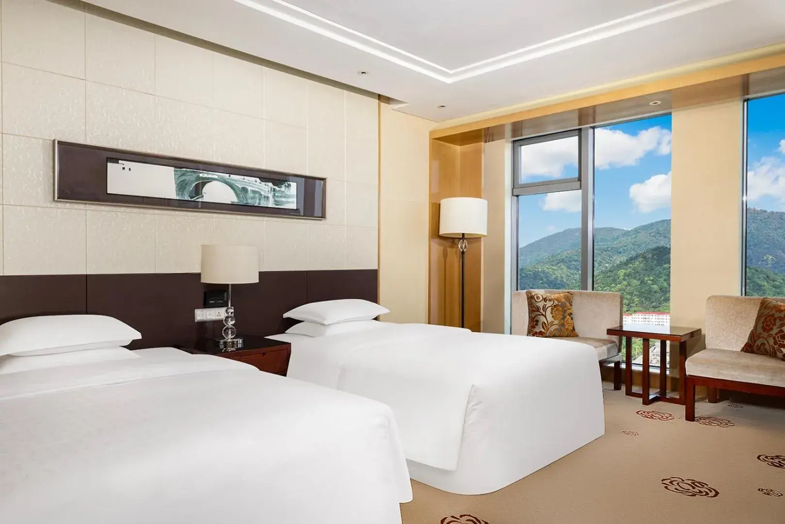 Deluxe Twin Room in Sheraton Wuxi Binhu Hotel Deluxe Twin Room in Sheraton Wuxi Binhu Hotel