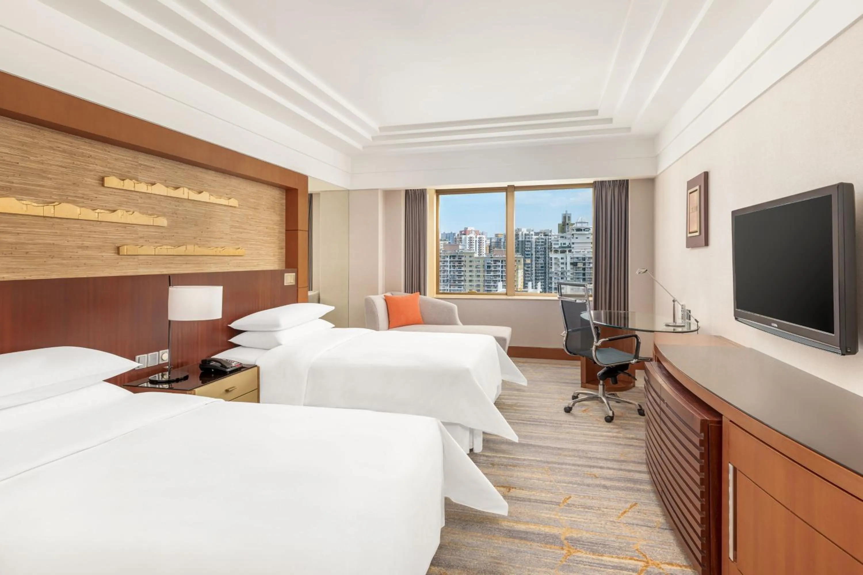 Photo of the whole room, Bed in Sheraton Xiamen Hotel