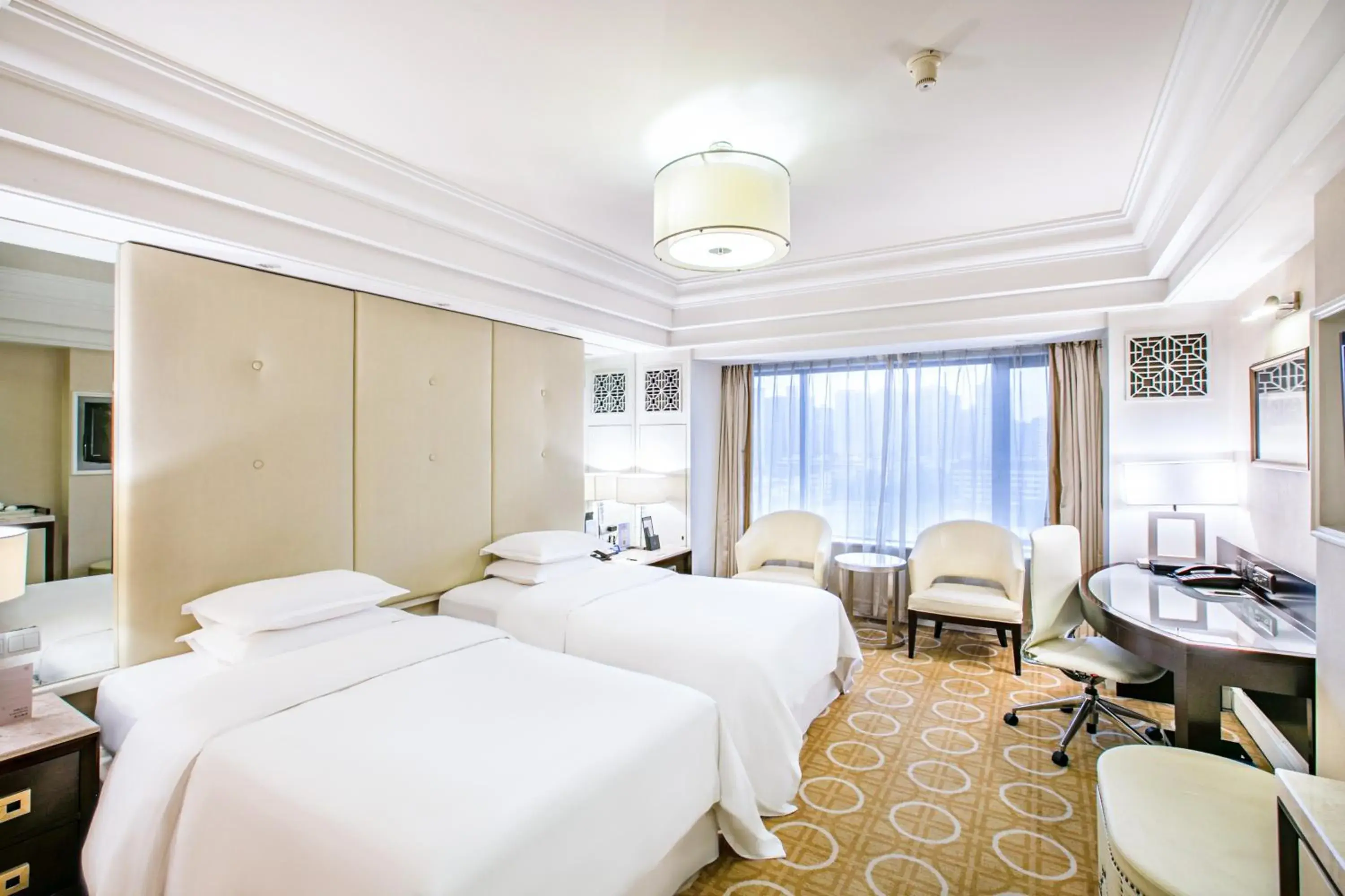 Club Twin Room with City View in Sheraton Xi'an Hotel Club Twin Room with City View in Sheraton Xi'an Hotel